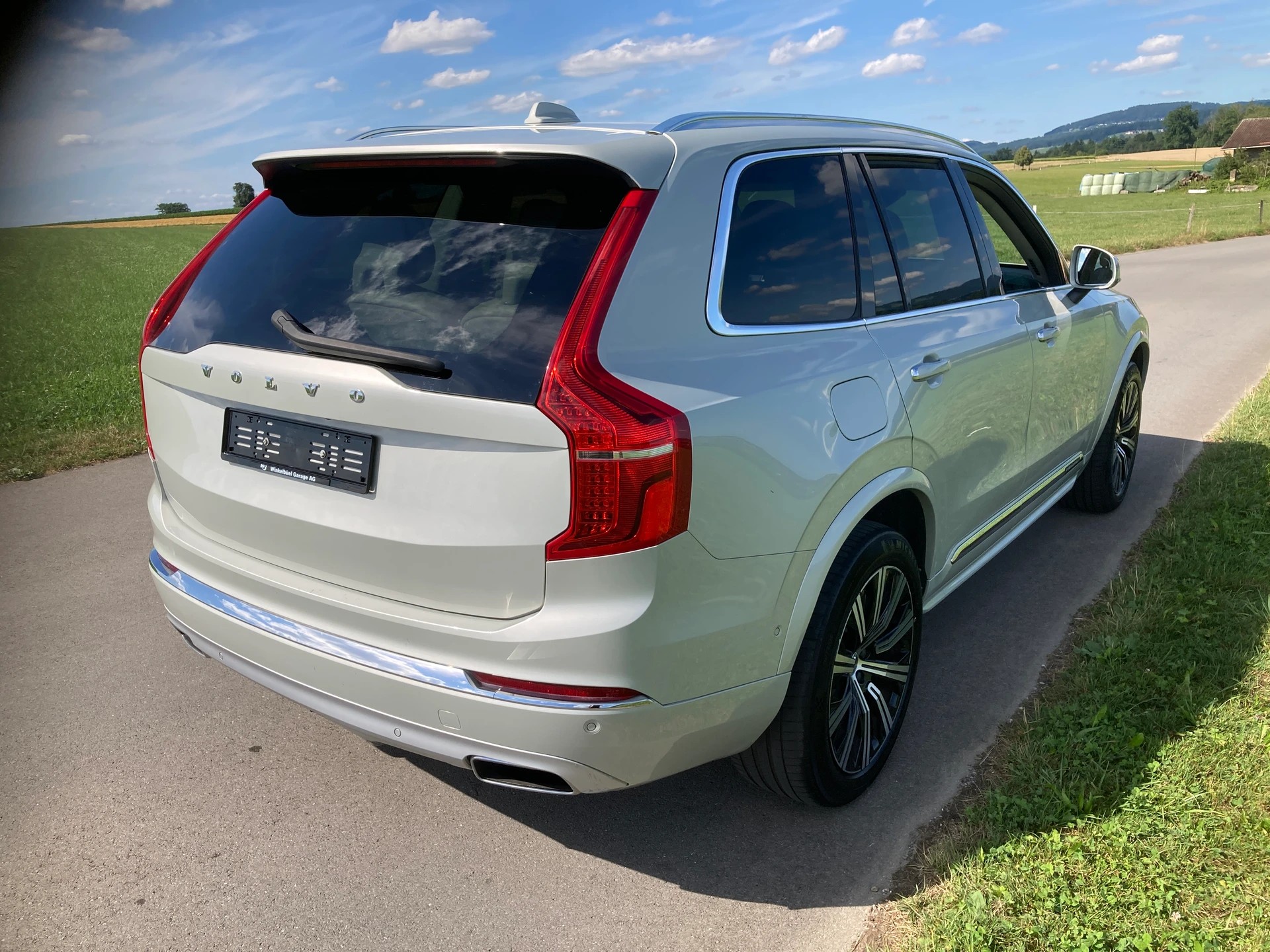 VOLVO XC90 B5 Diesel Mild Hybrid AWD Inscription Geartronic mit Anhängerkupplung-image-2