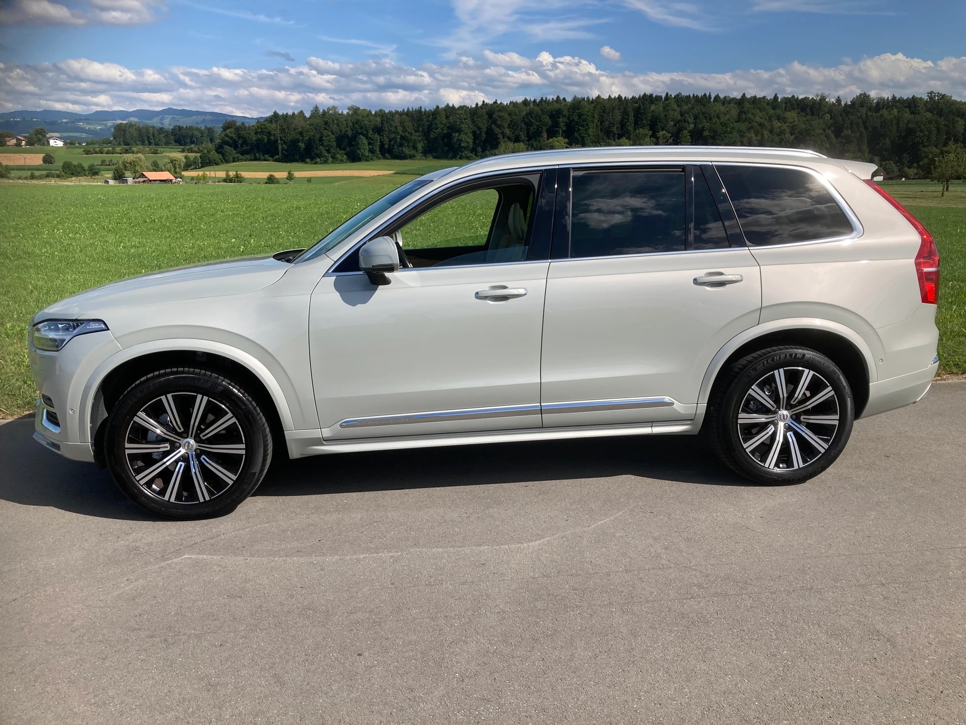 VOLVO XC90 B5 Diesel Mild Hybrid AWD Inscription Geartronic mit Anhängerkupplung-image-4