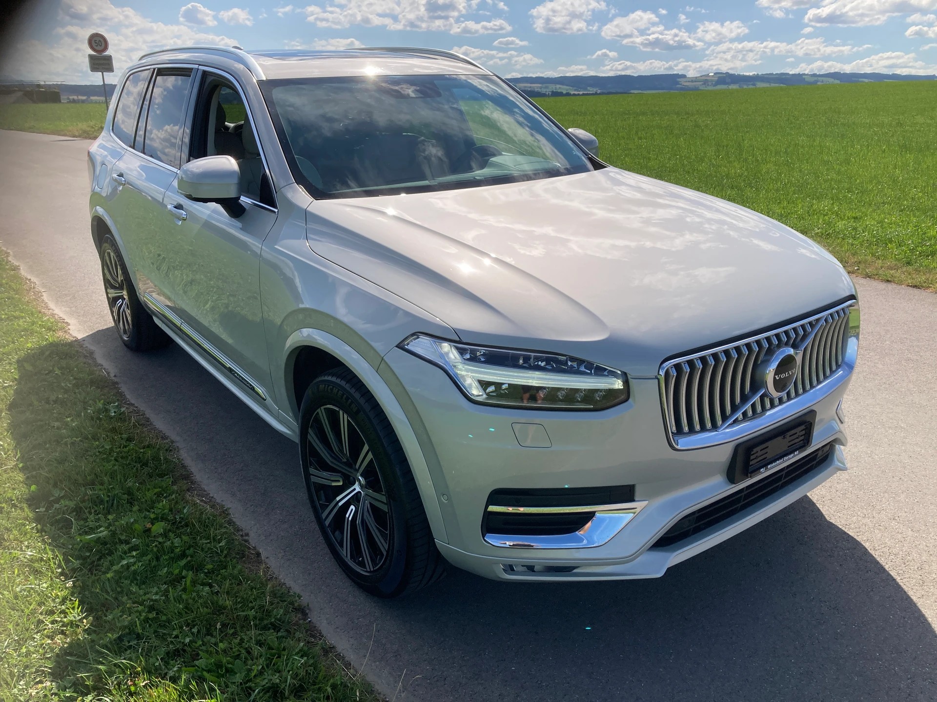 VOLVO XC90 B5 Diesel Mild Hybrid AWD Inscription Geartronic mit Anhängerkupplung-image-1
