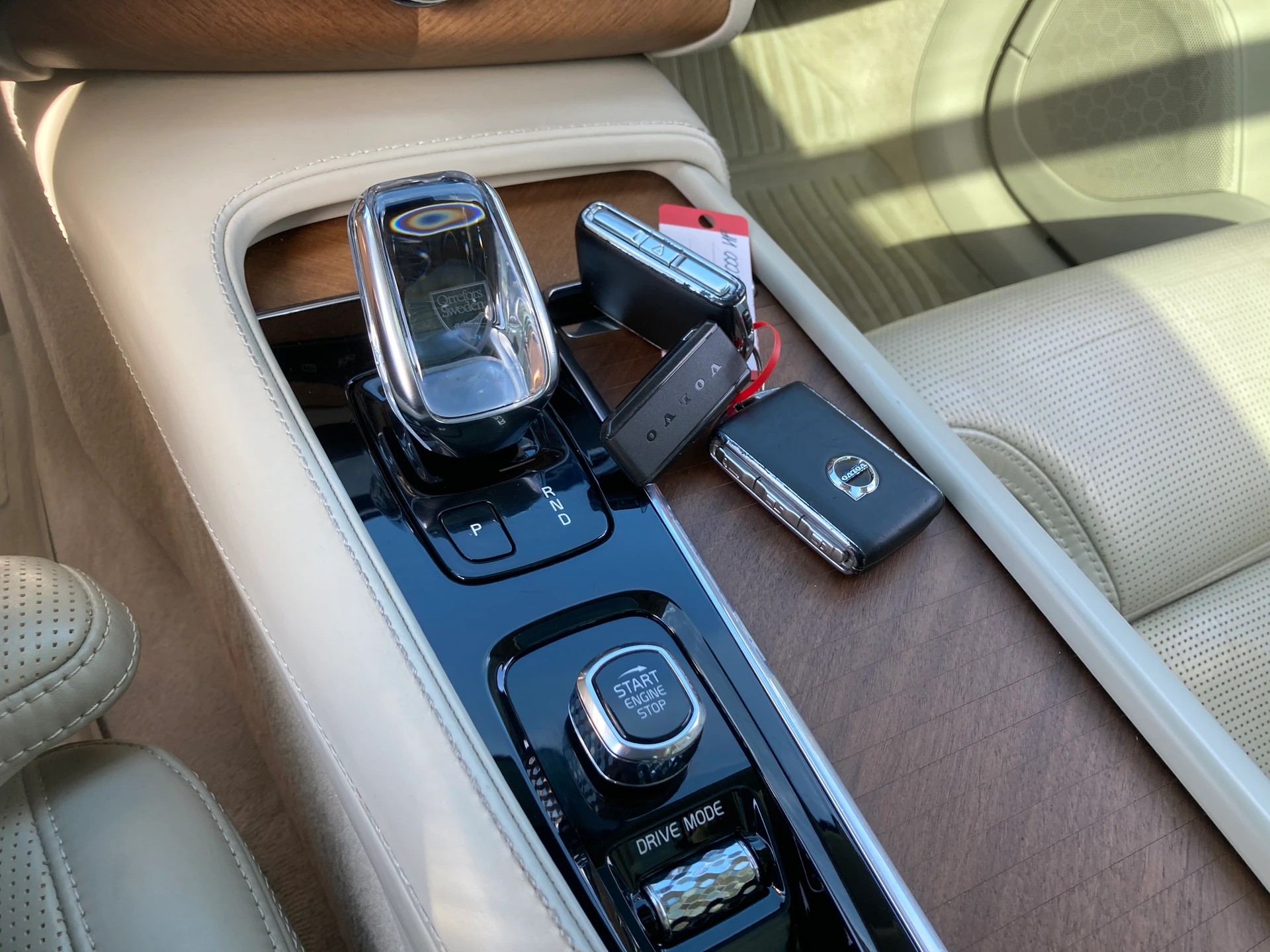 VOLVO XC90 B5 Diesel Mild Hybrid AWD Inscription Geartronic mit Anhängerkupplung-image-13
