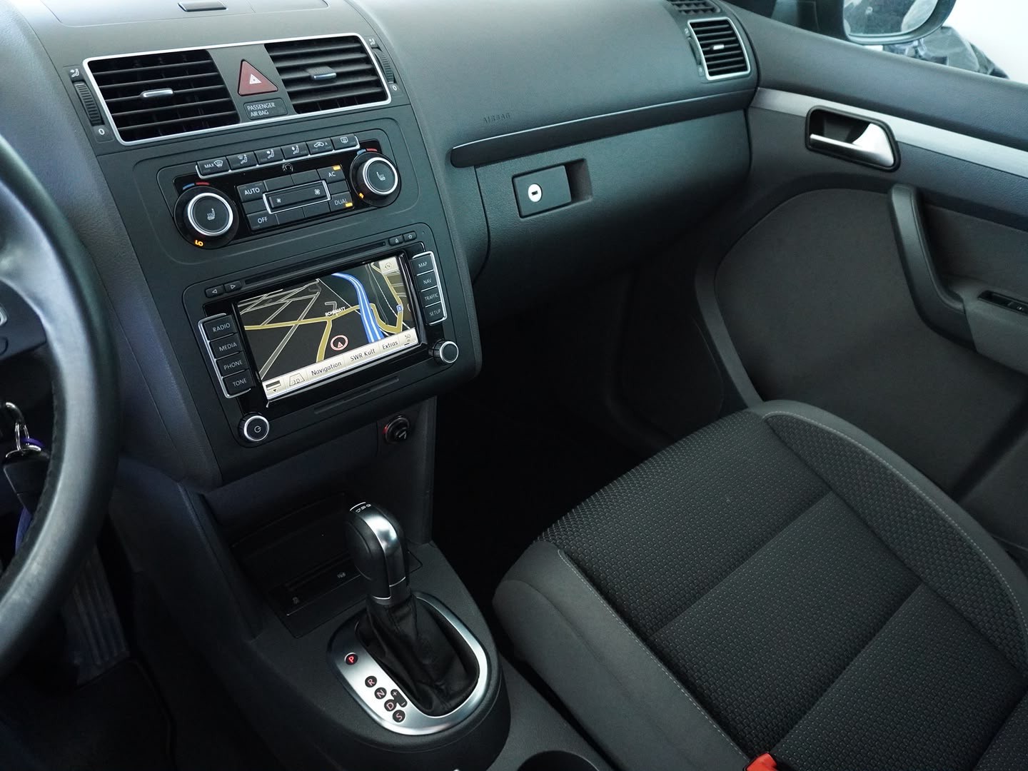 VW Touran 1.4 TSI Comfortline DSG-image-2