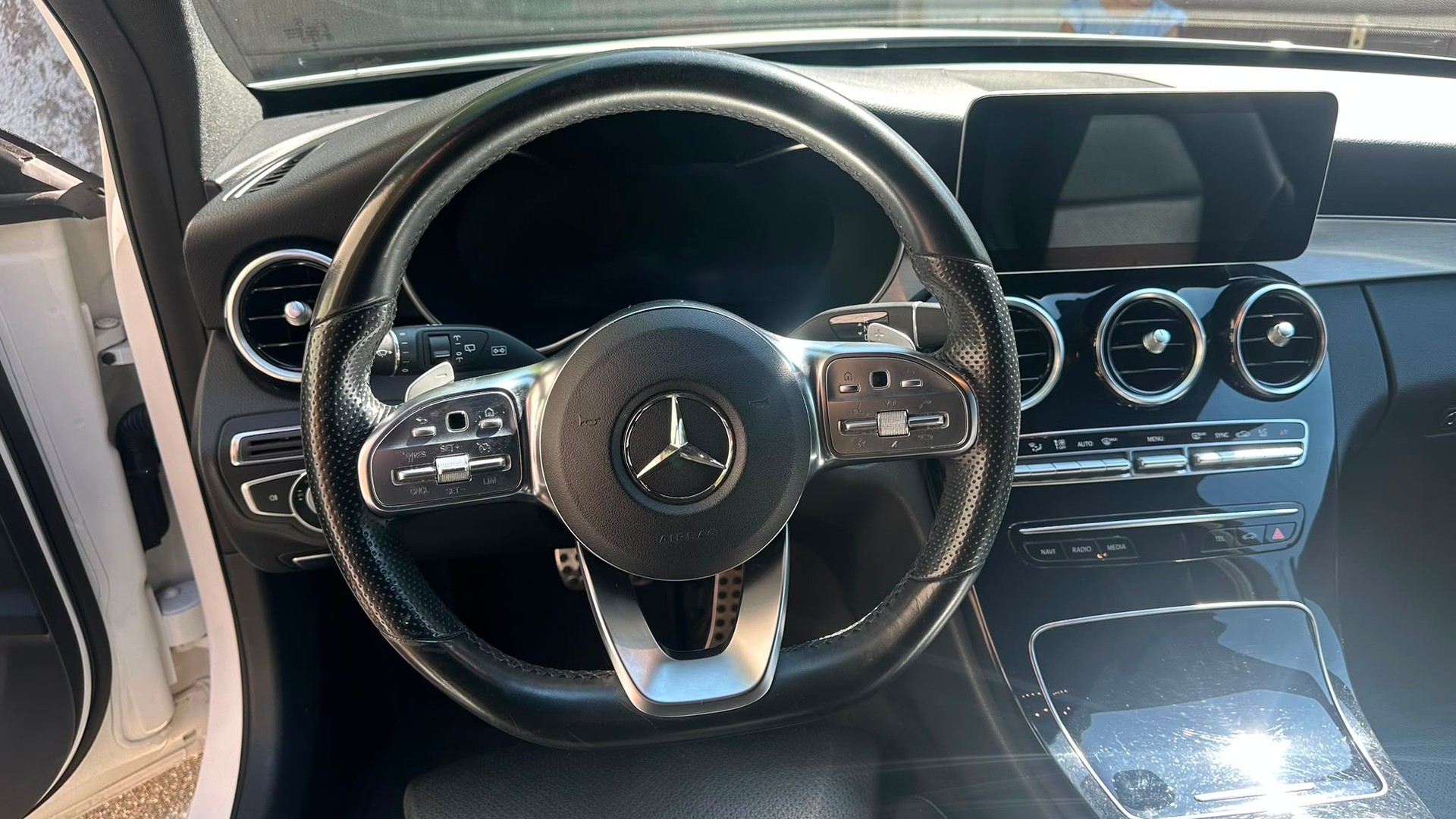 MERCEDES-BENZ C 200 AMG Line 4matic-image-2