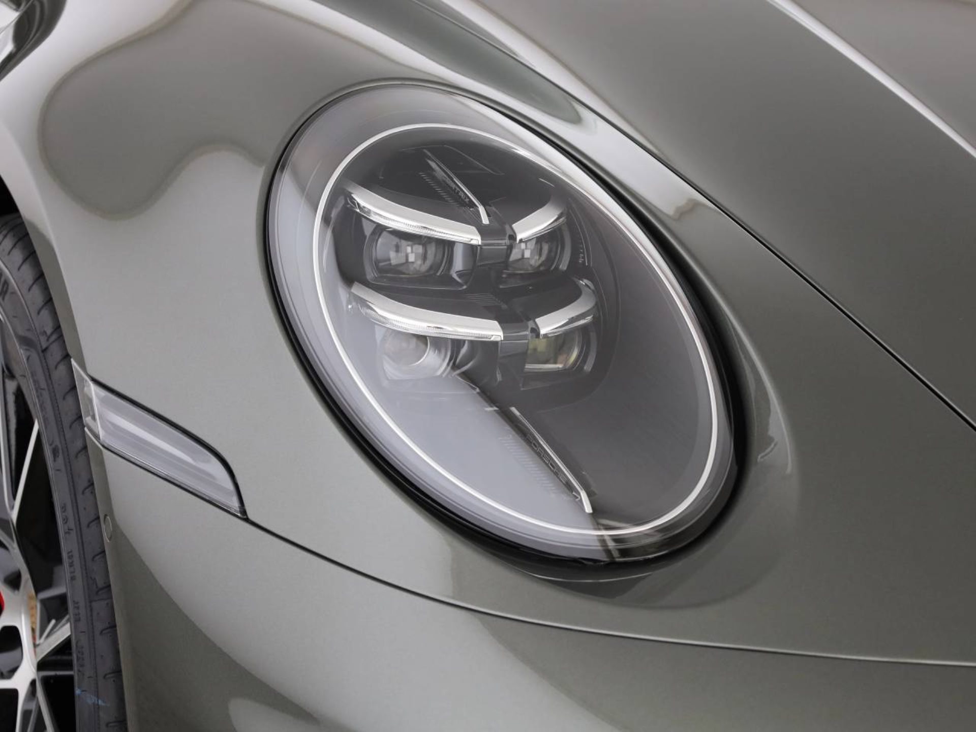 PORSCHE 911 Carrera 4S Cabriolet-image-8