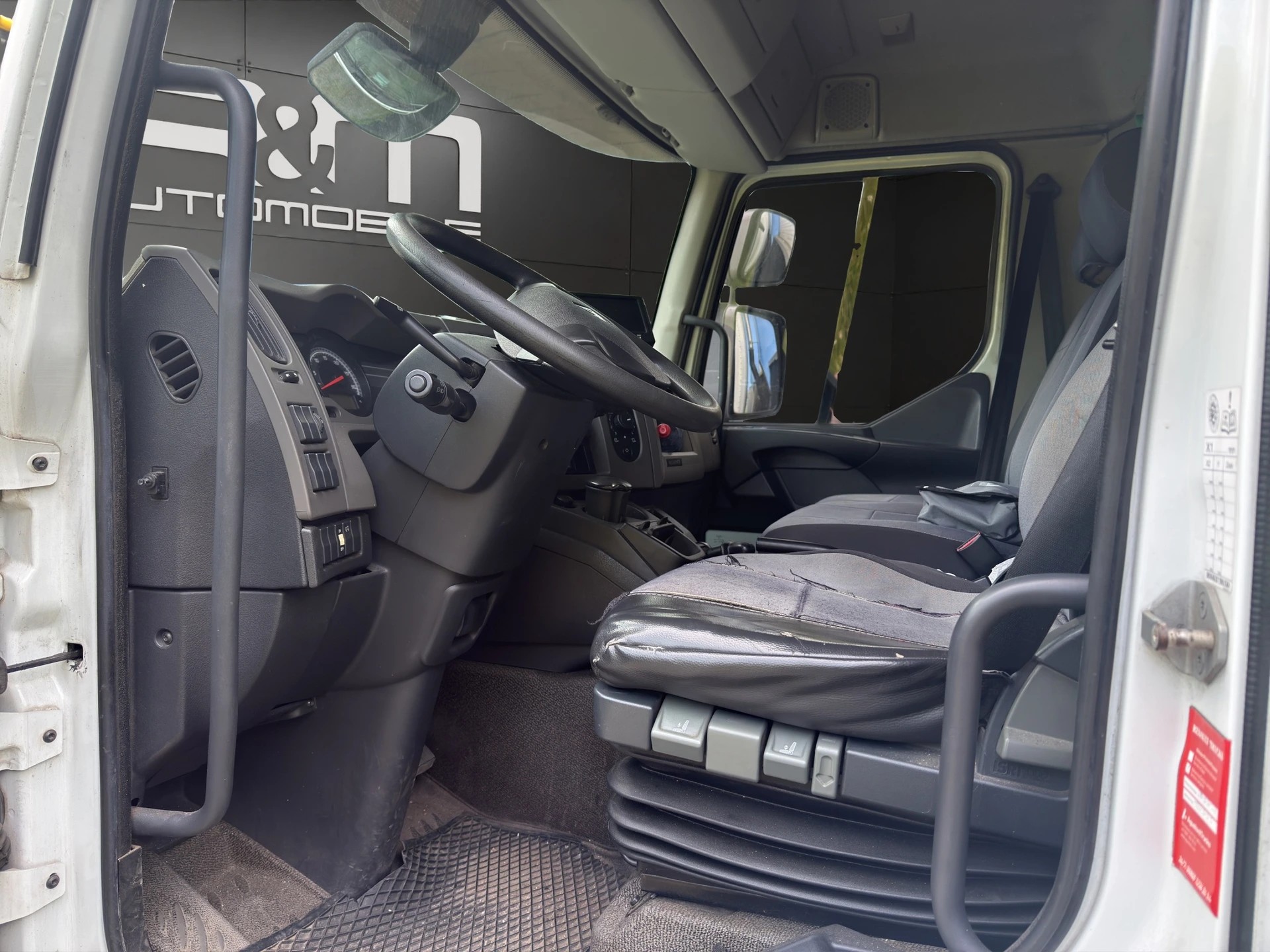 RENAULT MIDLUM 220.10 EL-image-1