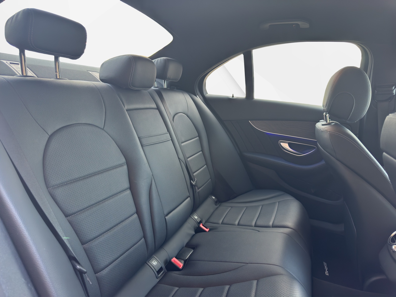 MERCEDES-BENZ C 200 Swiss Star AMG Line 4Matic 9G-Tronic-image-15