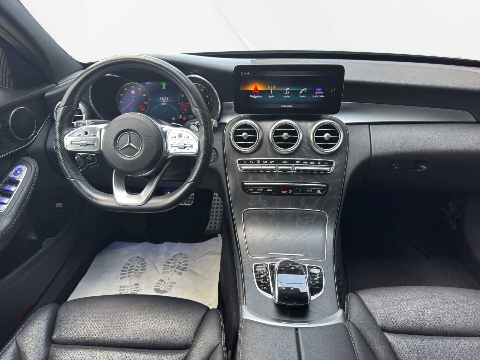 MERCEDES-BENZ C 200 Swiss Star AMG Line 4Matic 9G-Tronic-image-12