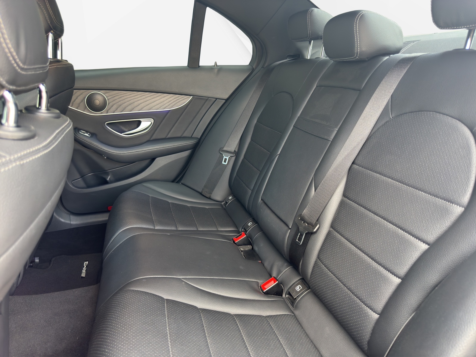 MERCEDES-BENZ C 200 Swiss Star AMG Line 4Matic 9G-Tronic-image-11