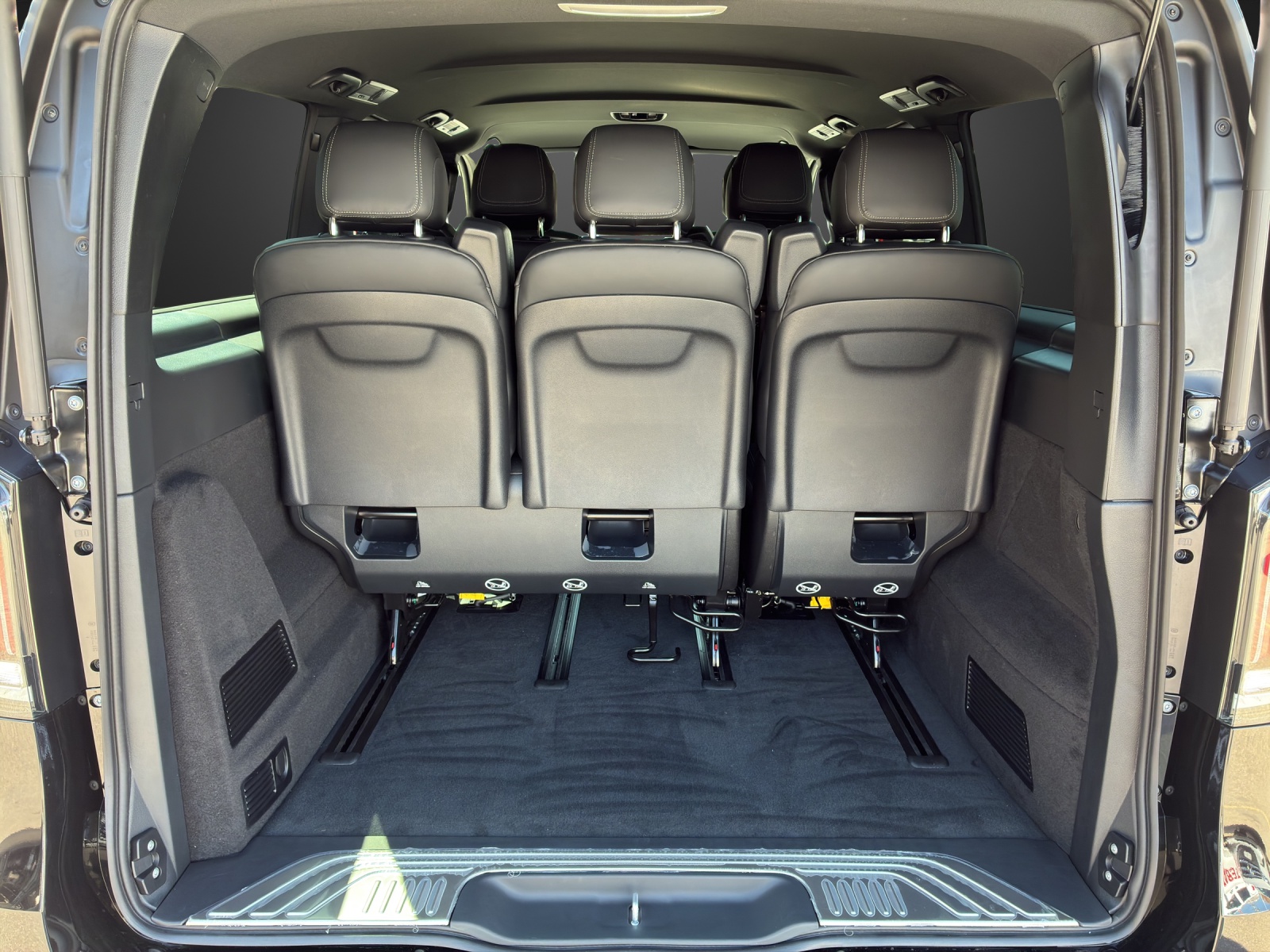MERCEDES-BENZ V 300 d lang 4Matic Swiss Edition 9G-Tronic-image-6
