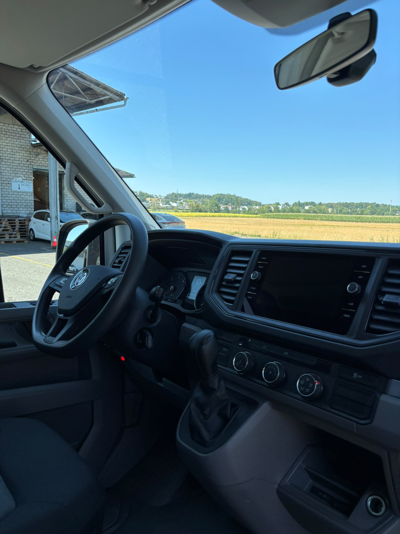 VW Crafter 35 2.0 TDI L4 HD A mit Hebebühne-image-11