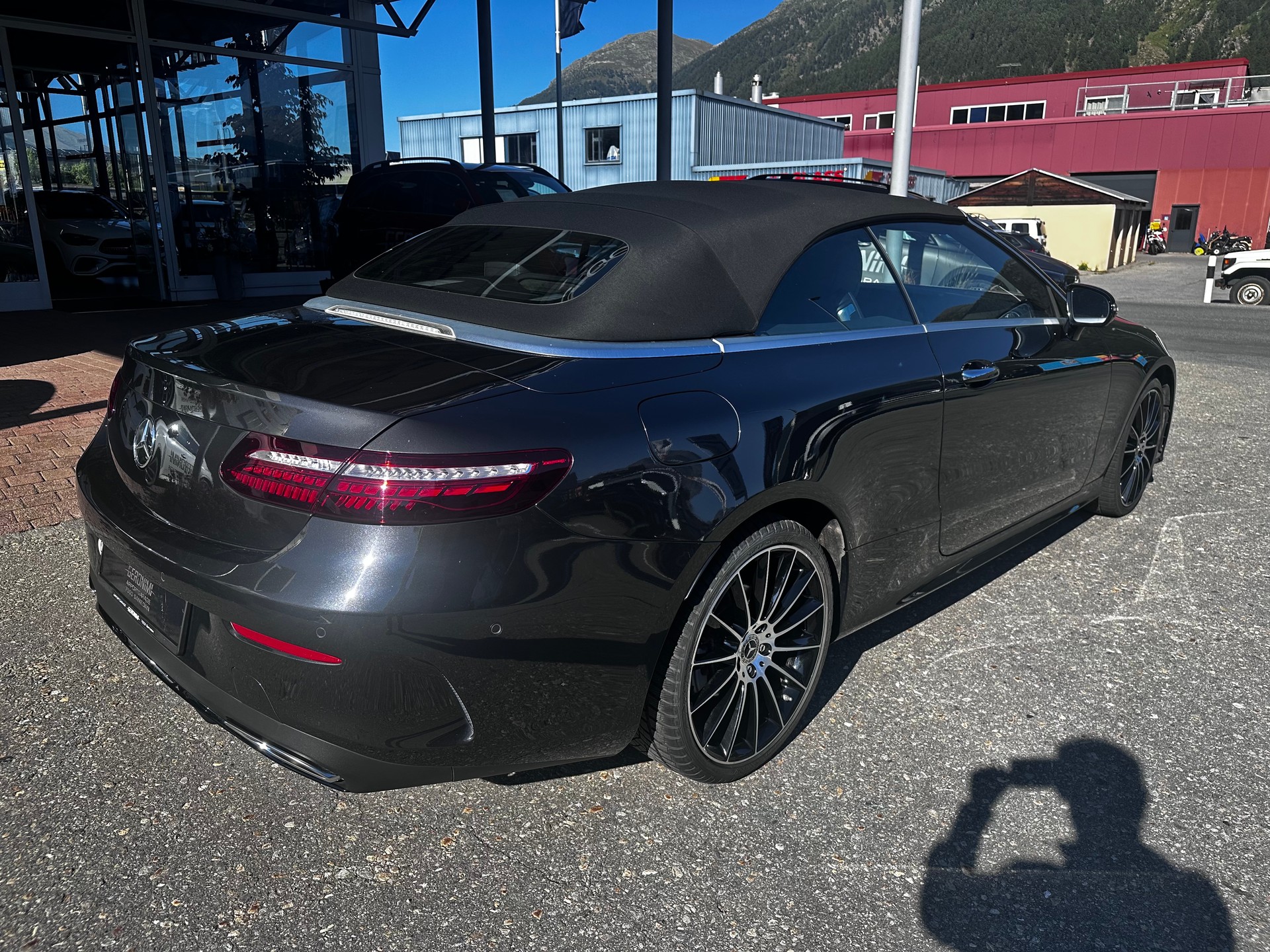 MERCEDES-BENZ E 200 AMG Line 4matic Cabriolet-image-8