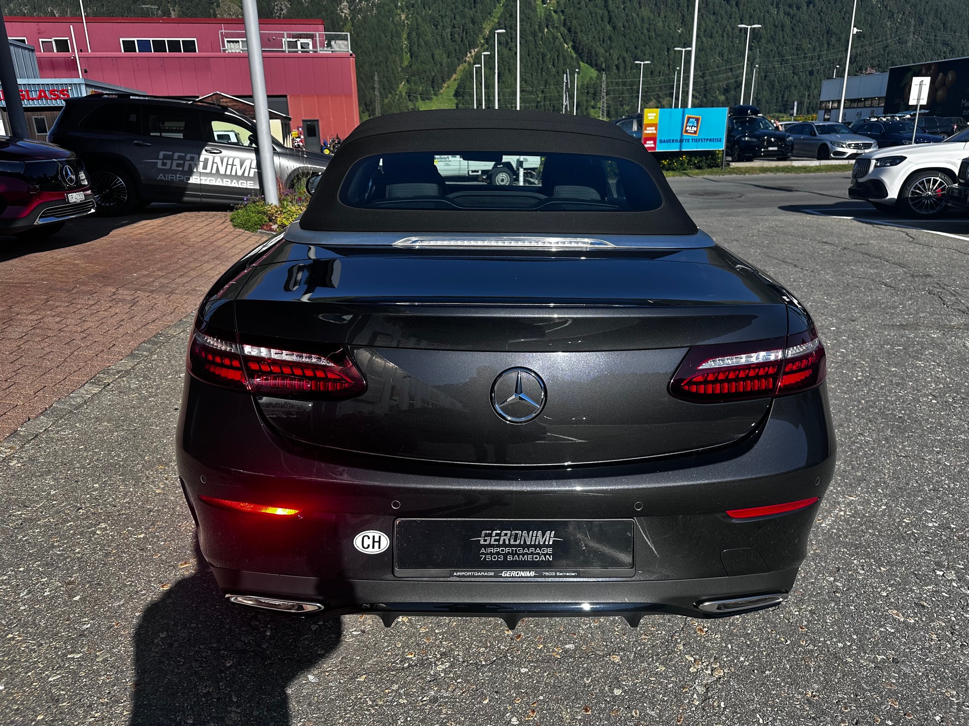 MERCEDES-BENZ E 200 AMG Line 4matic Cabriolet-image-9
