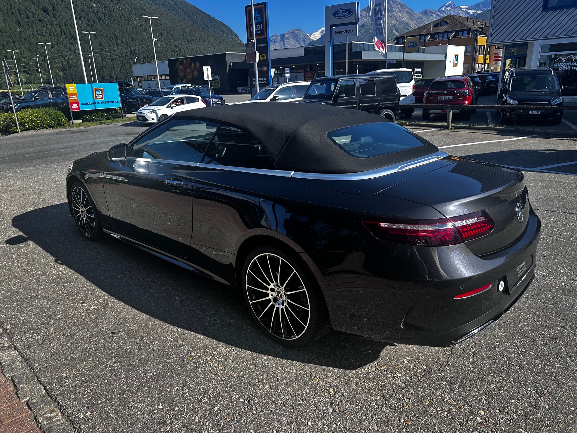 MERCEDES-BENZ E 200 AMG Line 4matic Cabriolet-image-10