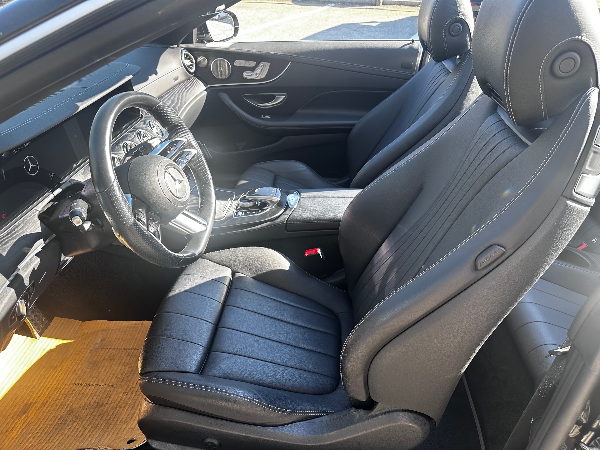 MERCEDES-BENZ E 200 AMG Line 4matic Cabriolet-image-12