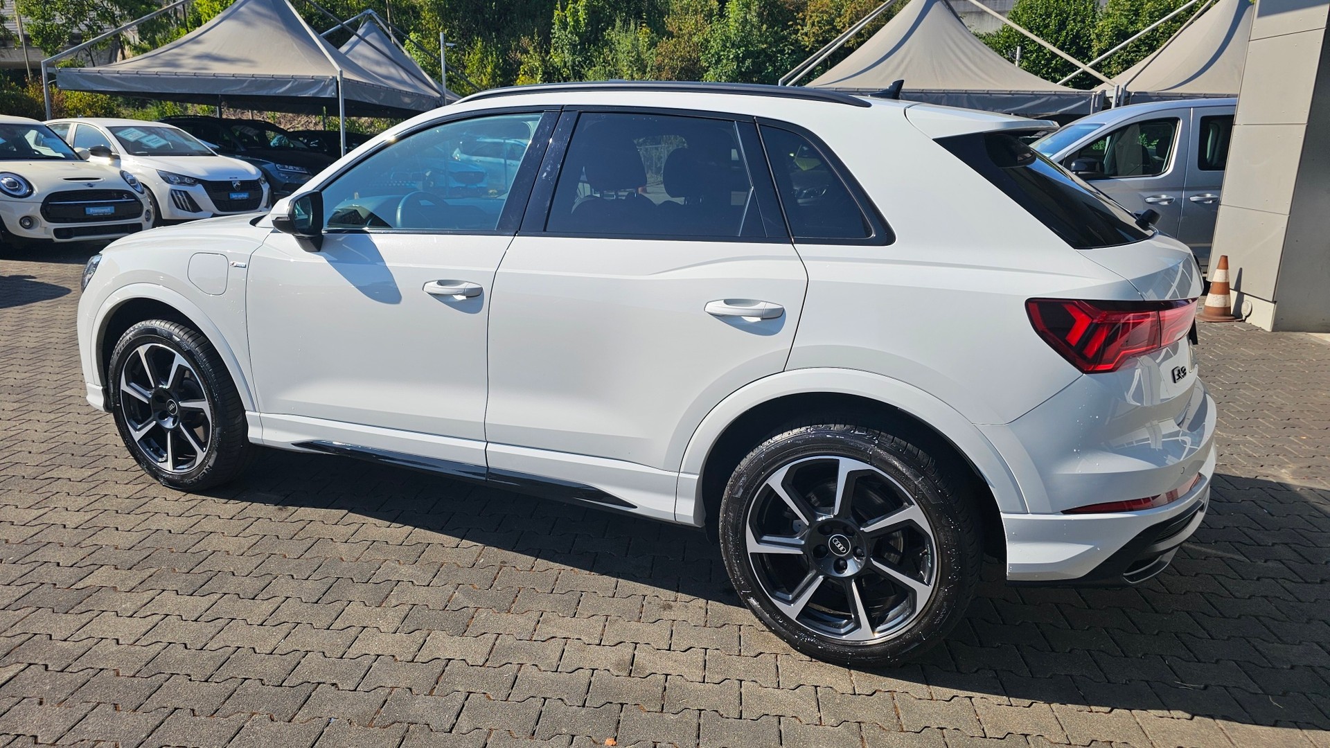 AUDI Q3 45 TFSI e S line S-tronic-image-12