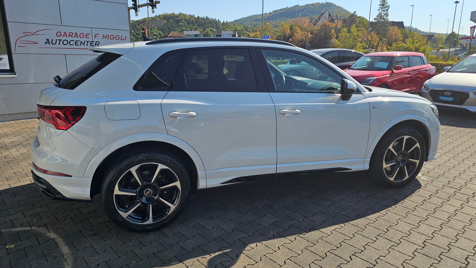 AUDI Q3 45 TFSI e S line S-tronic-image-5