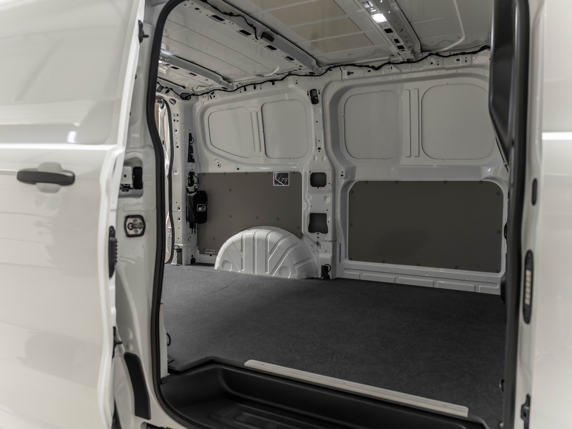 VW e-Transporter 70 kWh-image-12