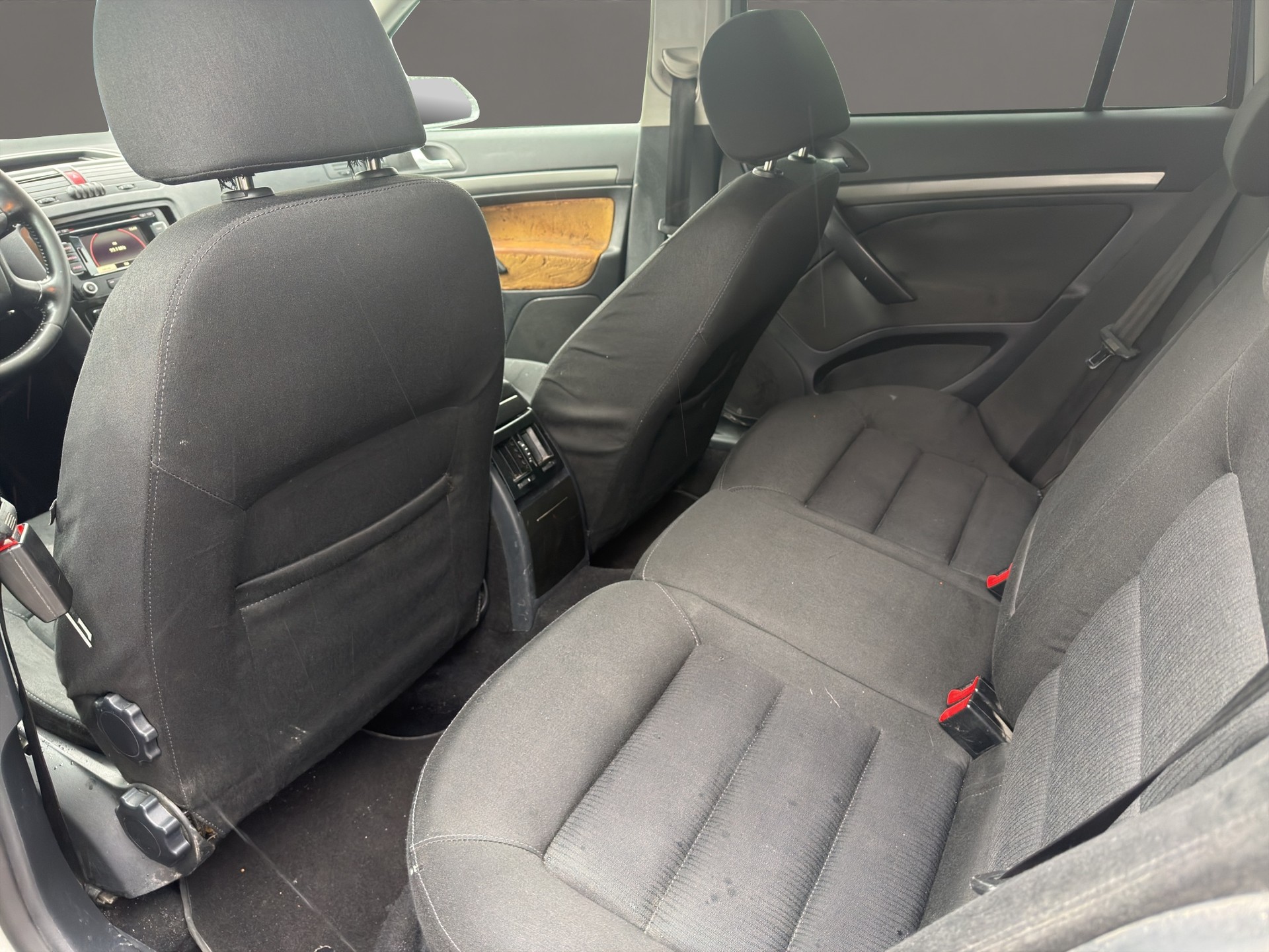 SKODA Octavia 2.0 TDI Elegance-image-8