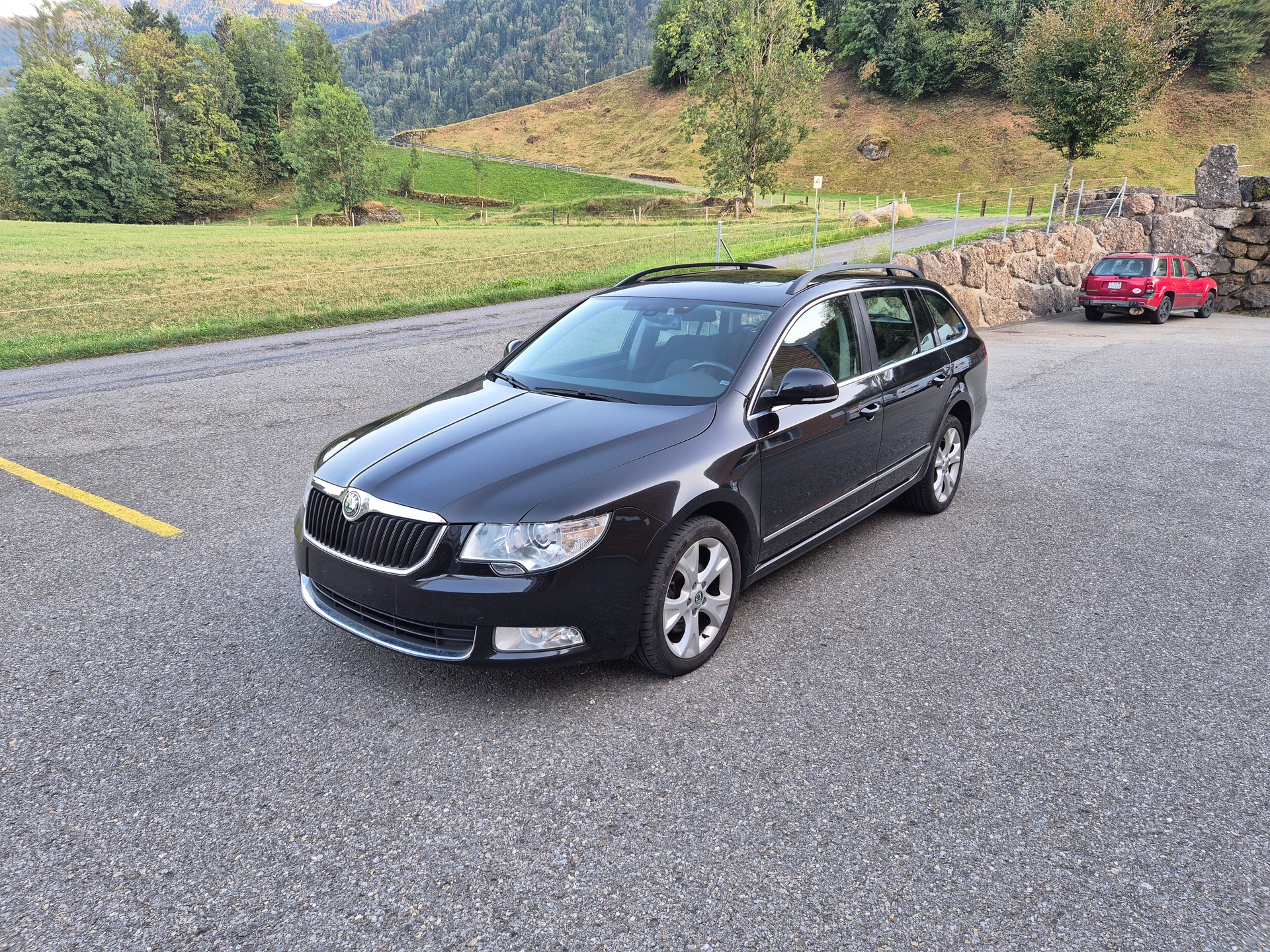 SKODA Superb Combi 2.0 TDi Ambition 4x4 DSG-image-0