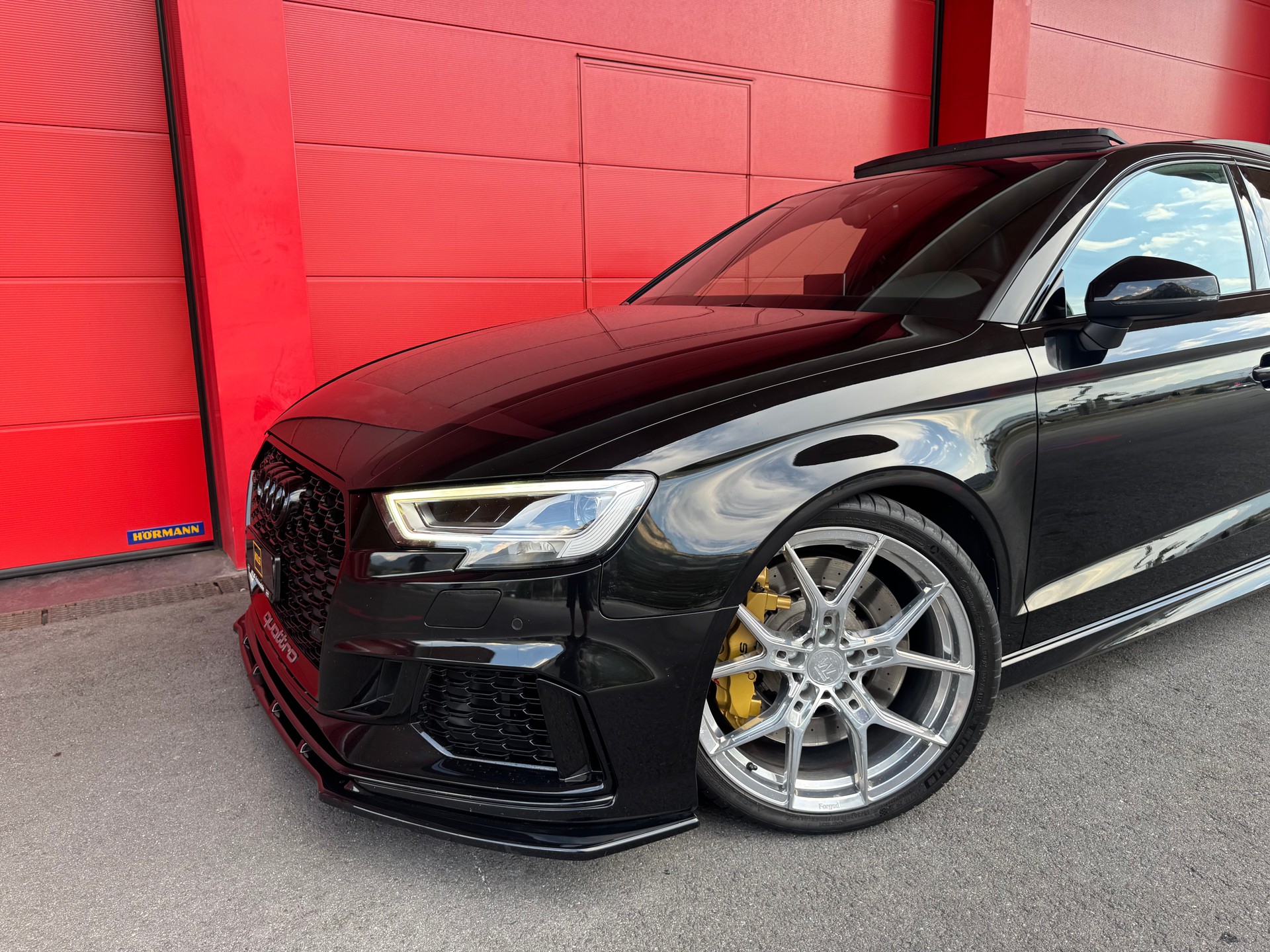 AUDI RS3 Limousine 2.5 TSI quattro S-tronic-image-5
