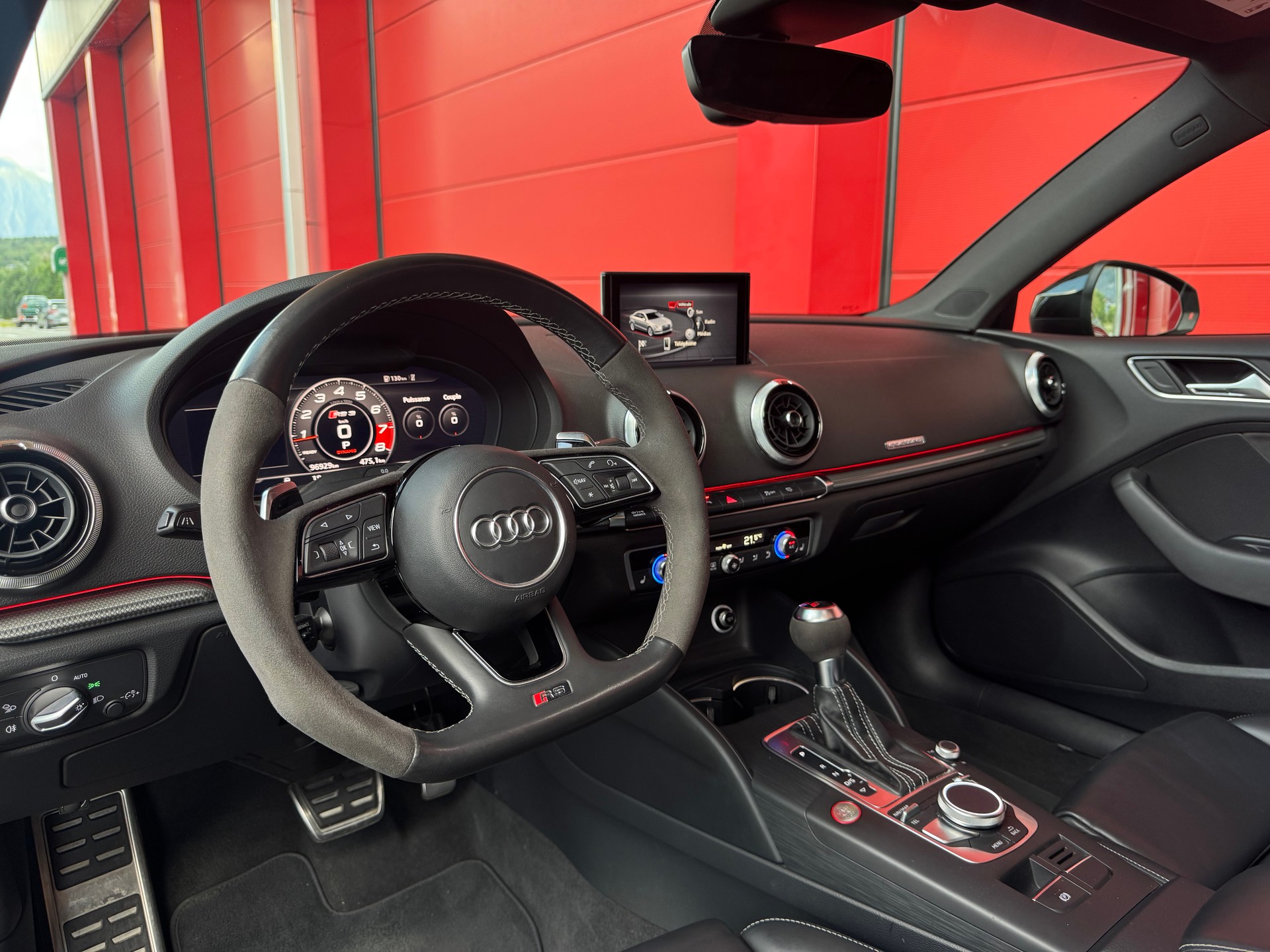 AUDI RS3 Limousine 2.5 TSI quattro S-tronic-image-7