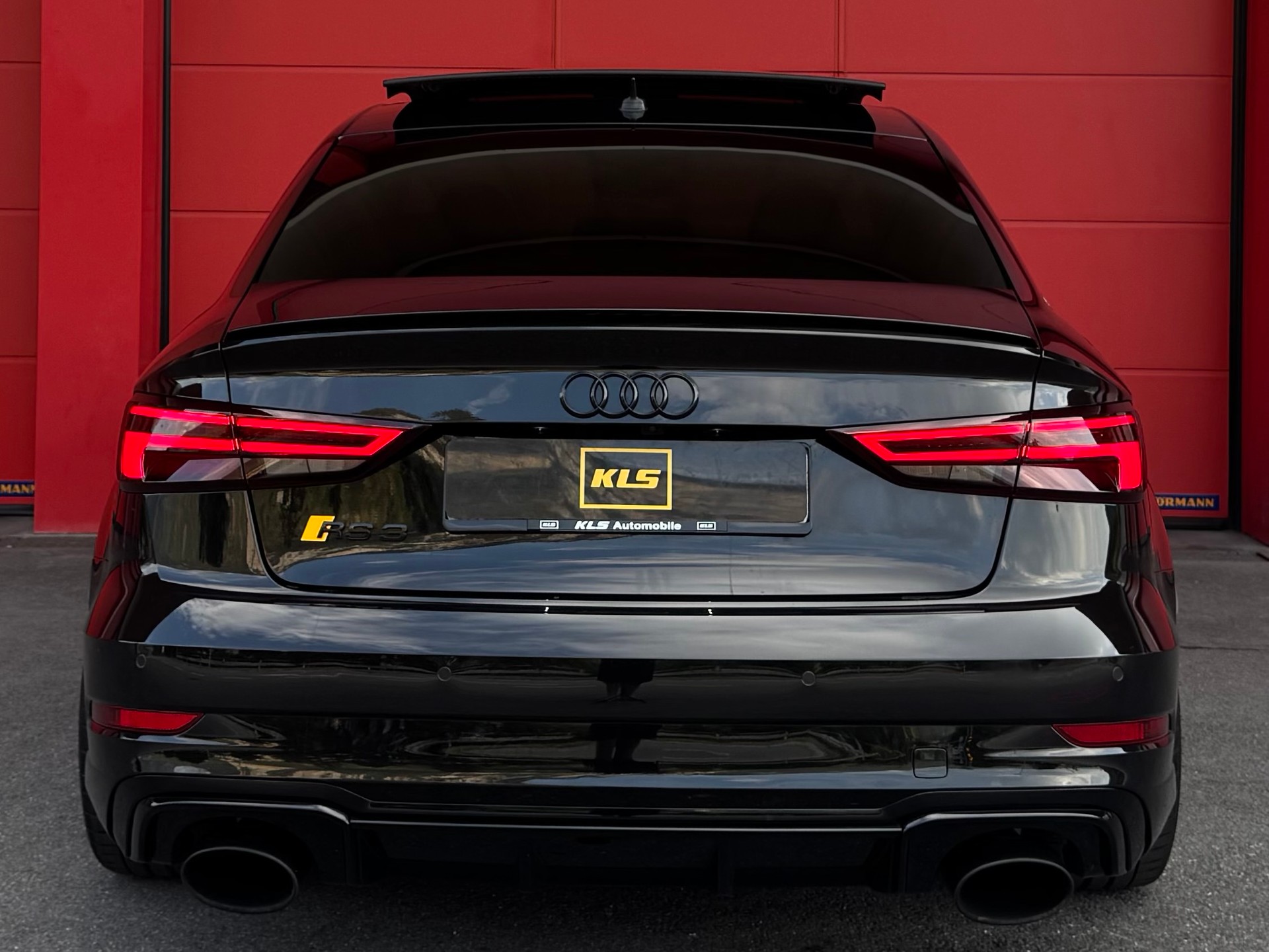 AUDI RS3 Limousine 2.5 TSI quattro S-tronic-image-4