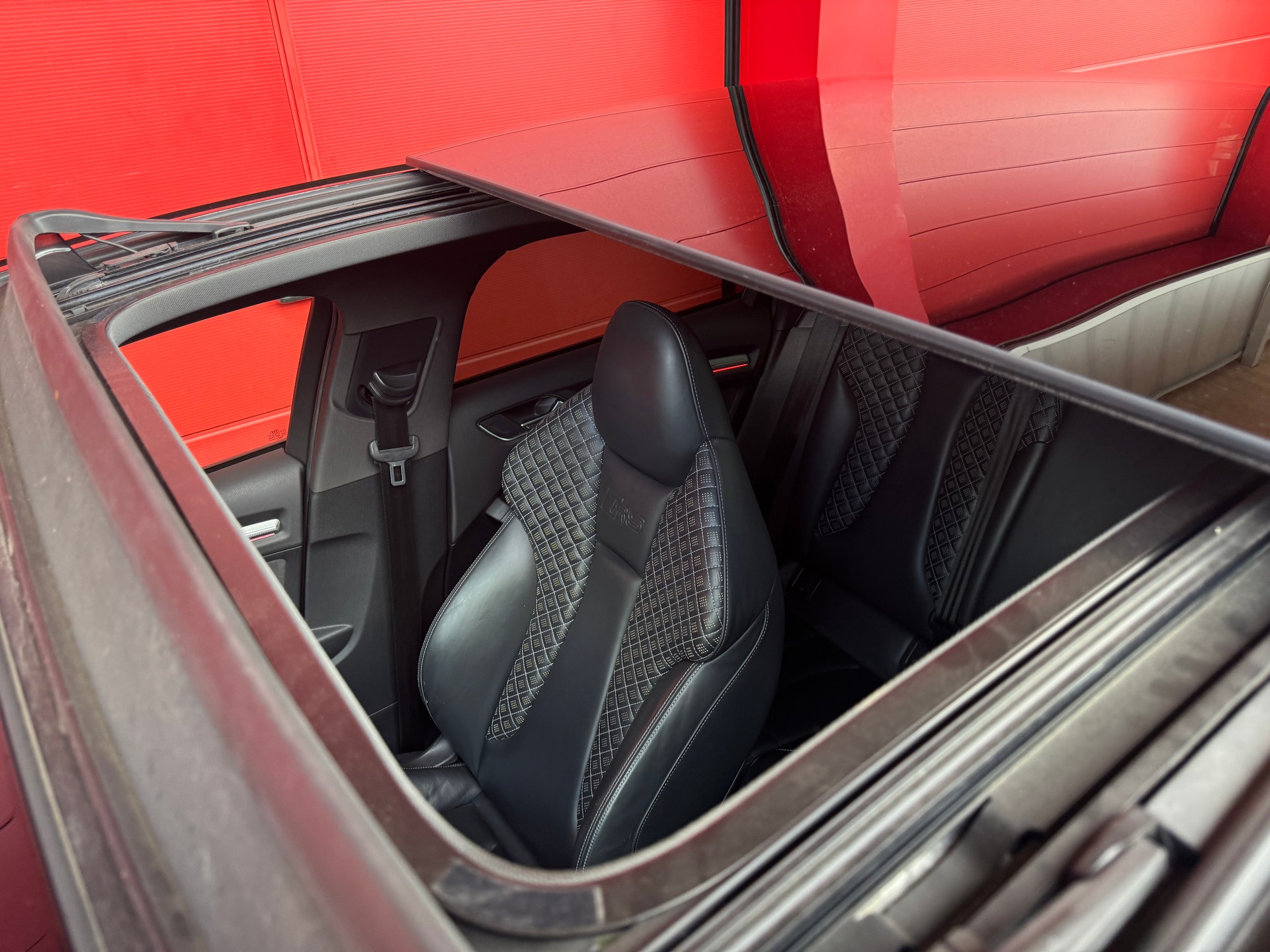 AUDI RS3 Limousine 2.5 TSI quattro S-tronic-image-6