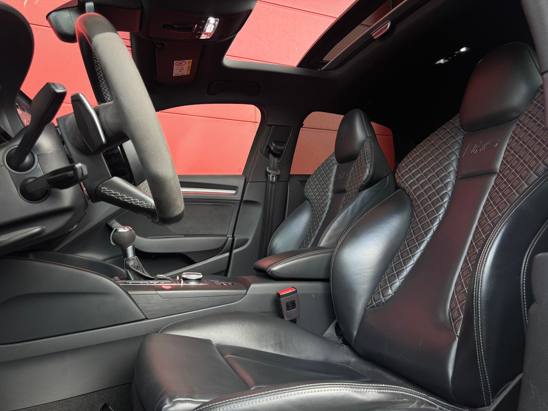 AUDI RS3 Limousine 2.5 TSI quattro S-tronic-image-13