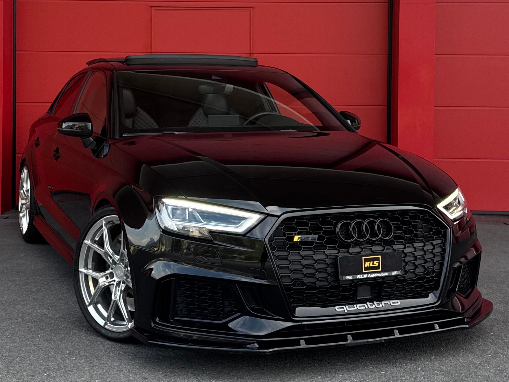 AUDI RS3 Limousine 2.5 TSI quattro S-tronic-image-0