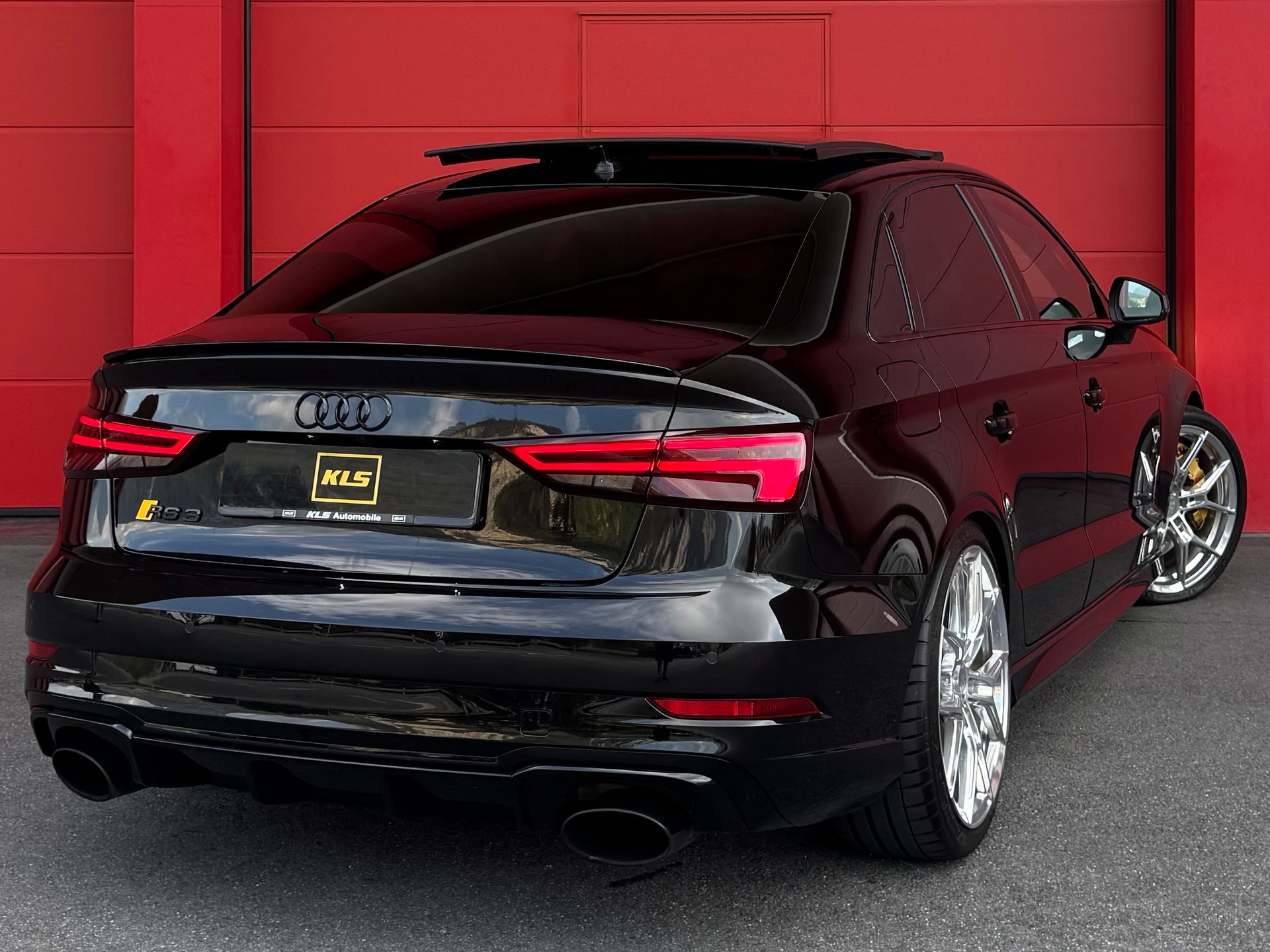 AUDI RS3 Limousine 2.5 TSI quattro S-tronic-image-3
