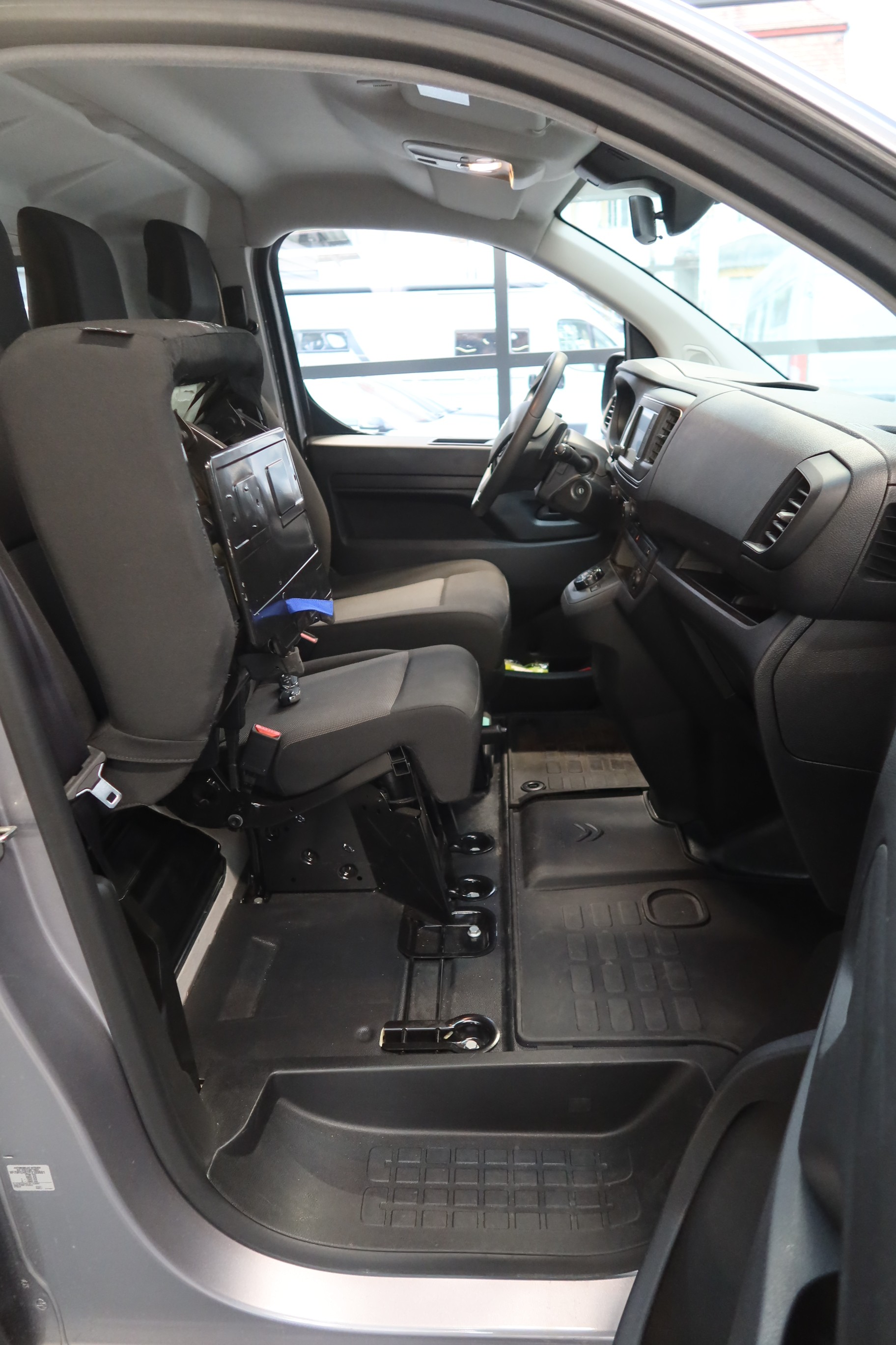 CITROEN Jumpy HDi 145 M EAT8-image-13
