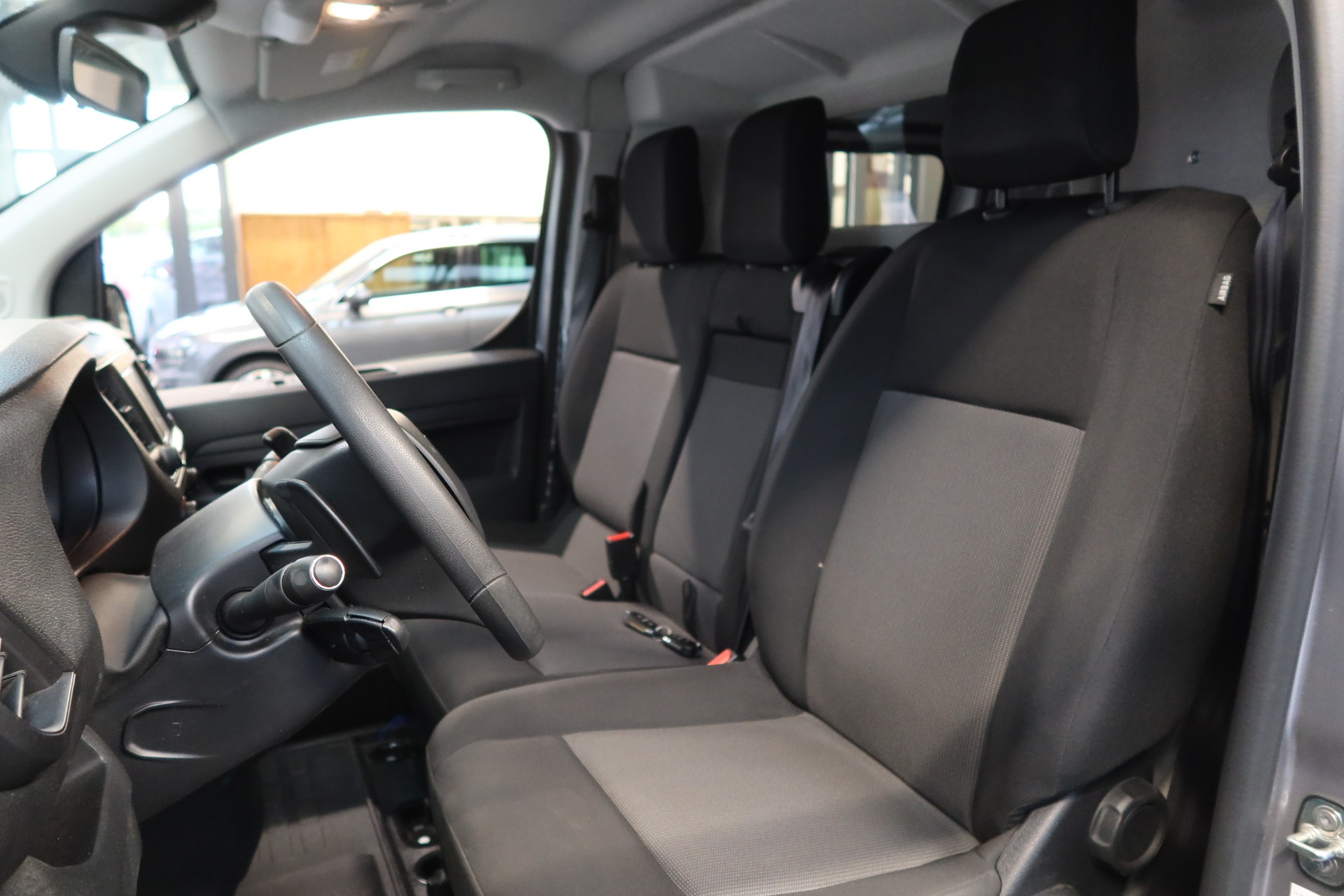 CITROEN Jumpy HDi 145 M EAT8-image-12