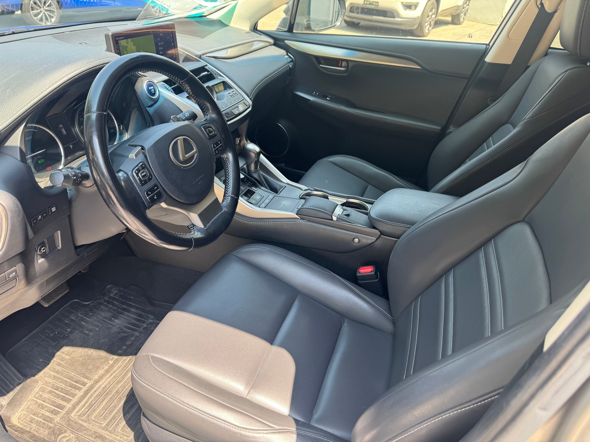 LEXUS NX 300h Comfort E-Four Automatic-image-8