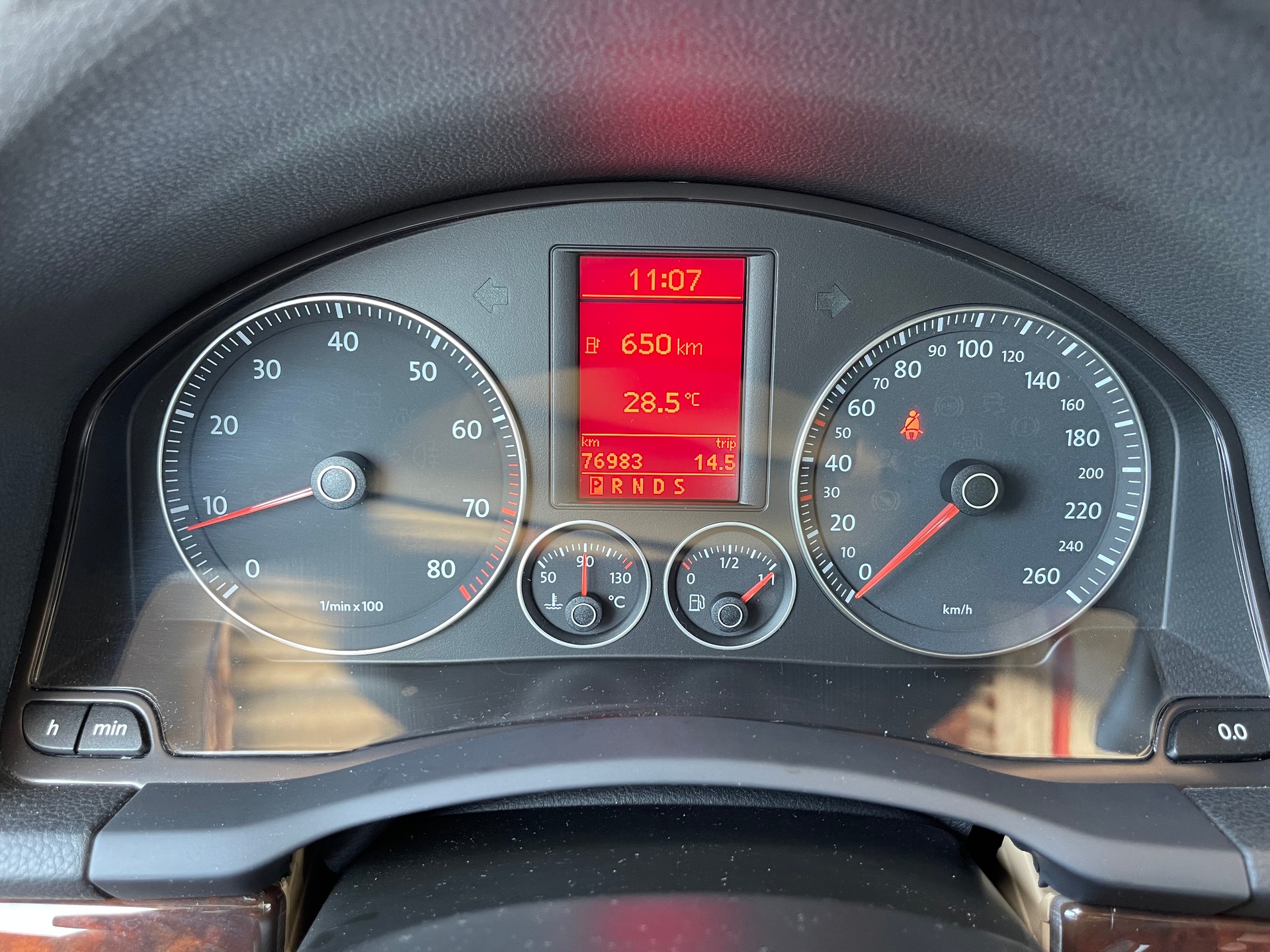 VW Jetta 2.0 FSI Turbo Sportline-image-15