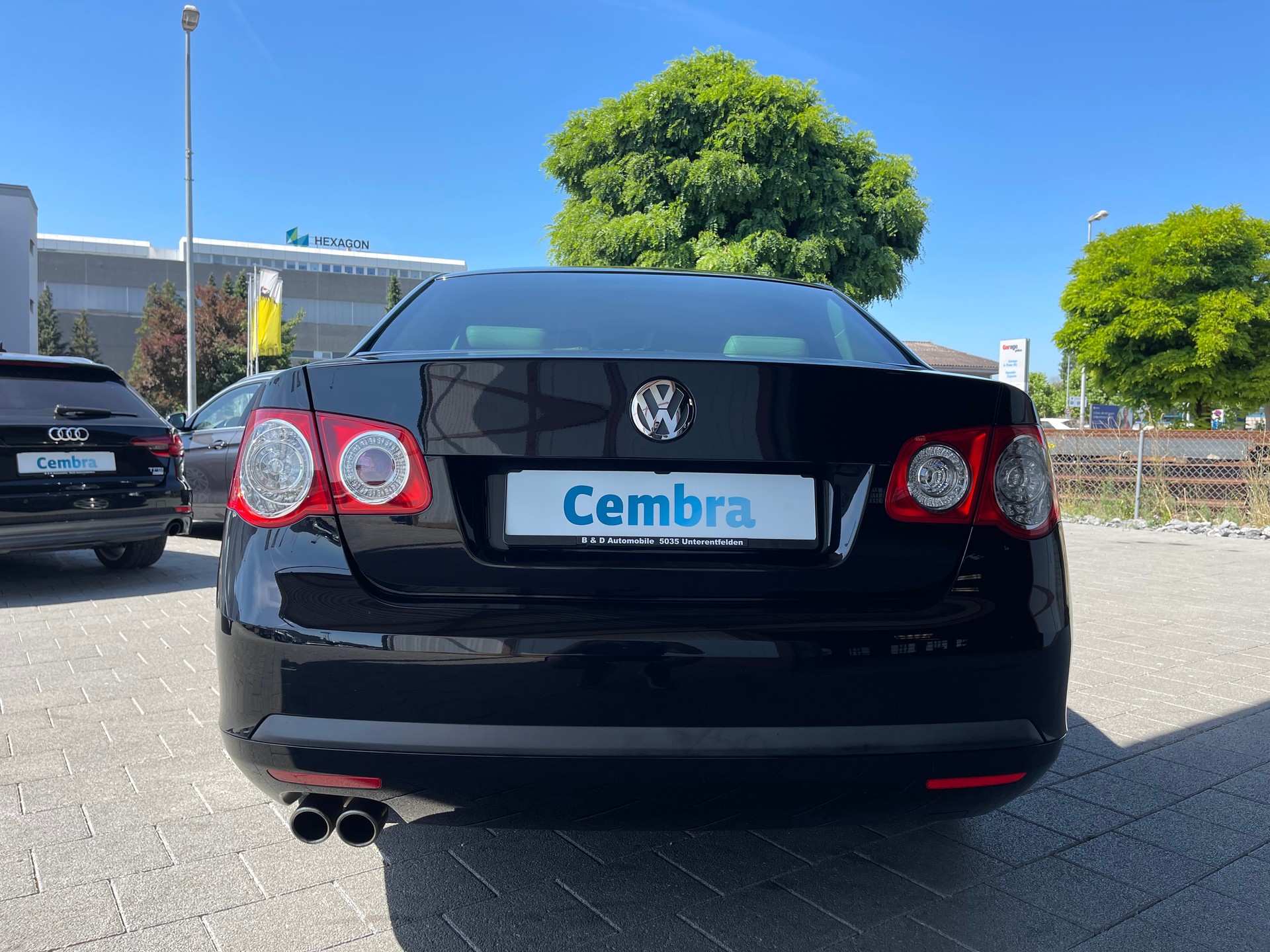 VW Jetta 2.0 FSI Turbo Sportline-image-11