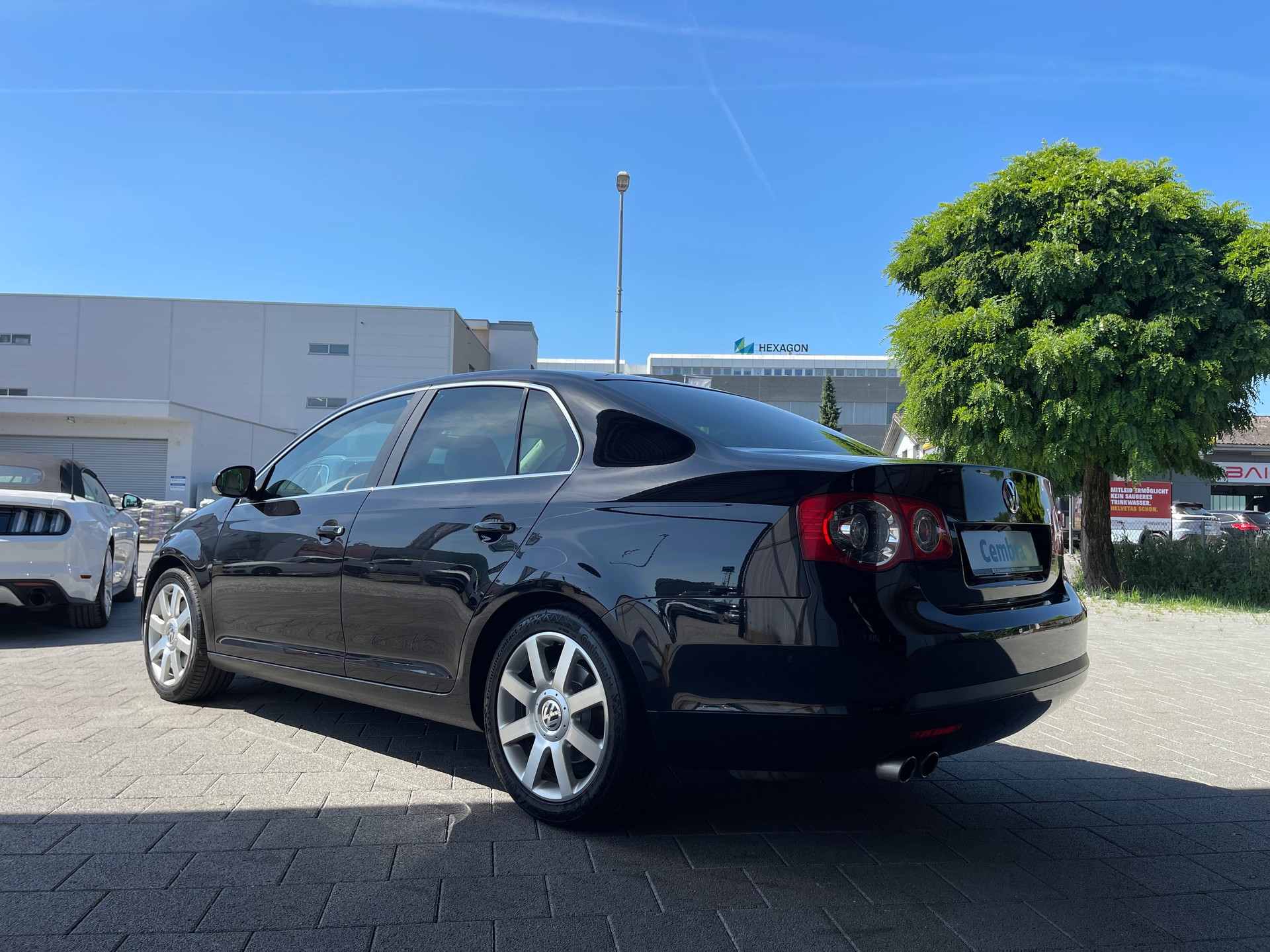 VW Jetta 2.0 FSI Turbo Sportline-image-7