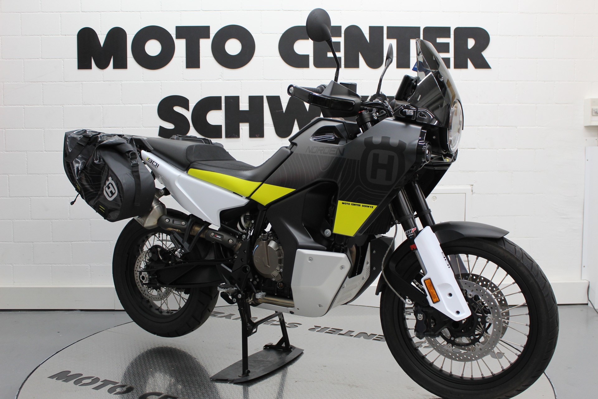 HUSQVARNA Norden 901-showroom-element-1