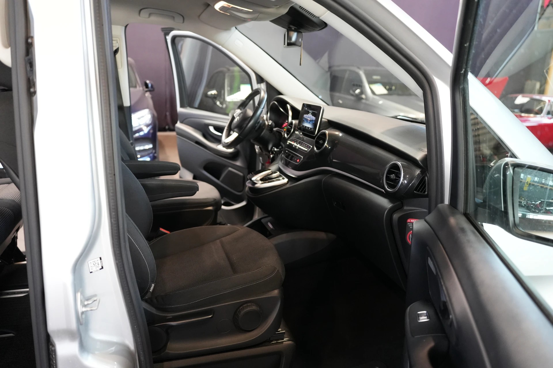 MERCEDES-BENZ V 250 d lang 4Matic 7G-Tronic-image-7