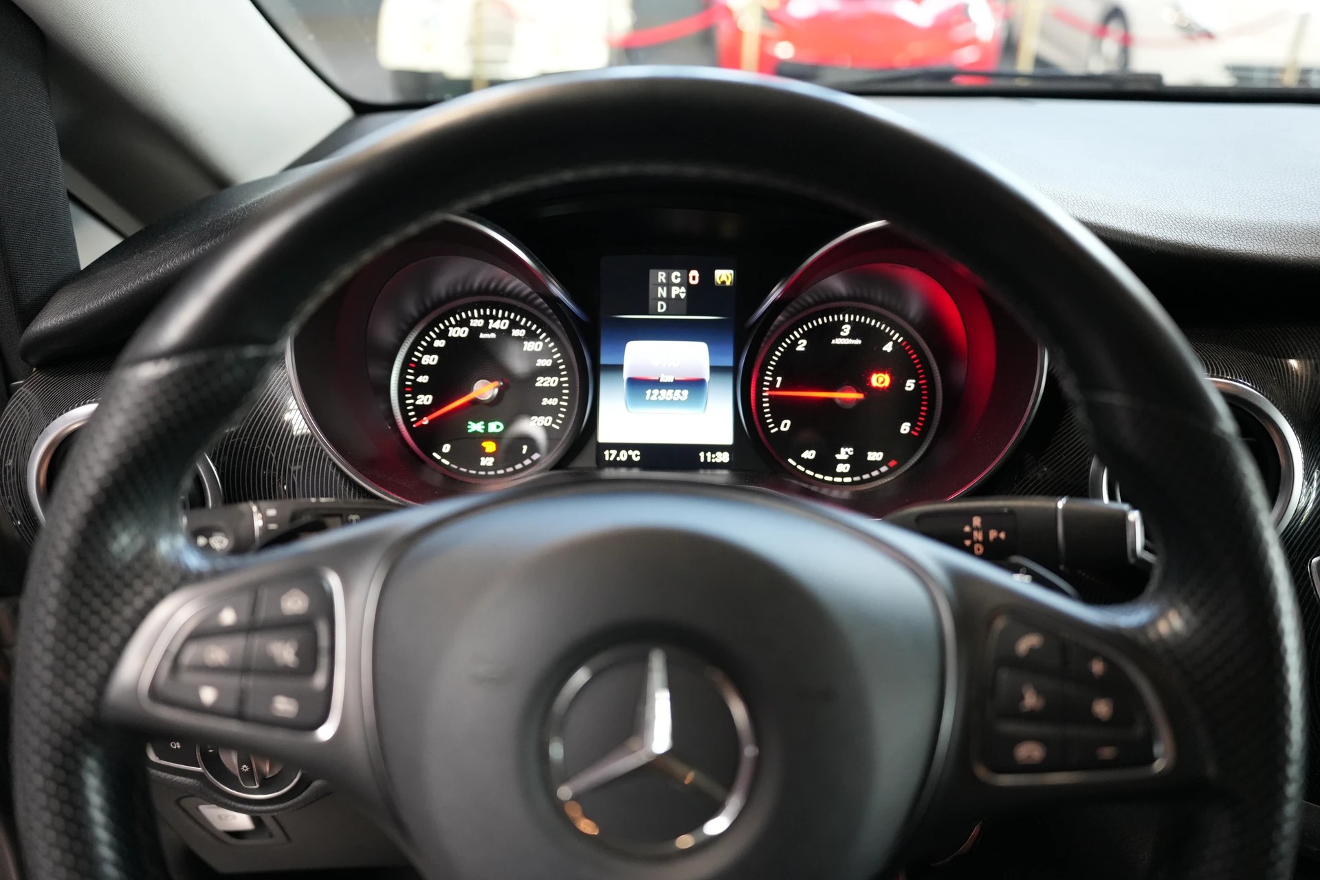 MERCEDES-BENZ V 250 d lang 4Matic 7G-Tronic-image-5