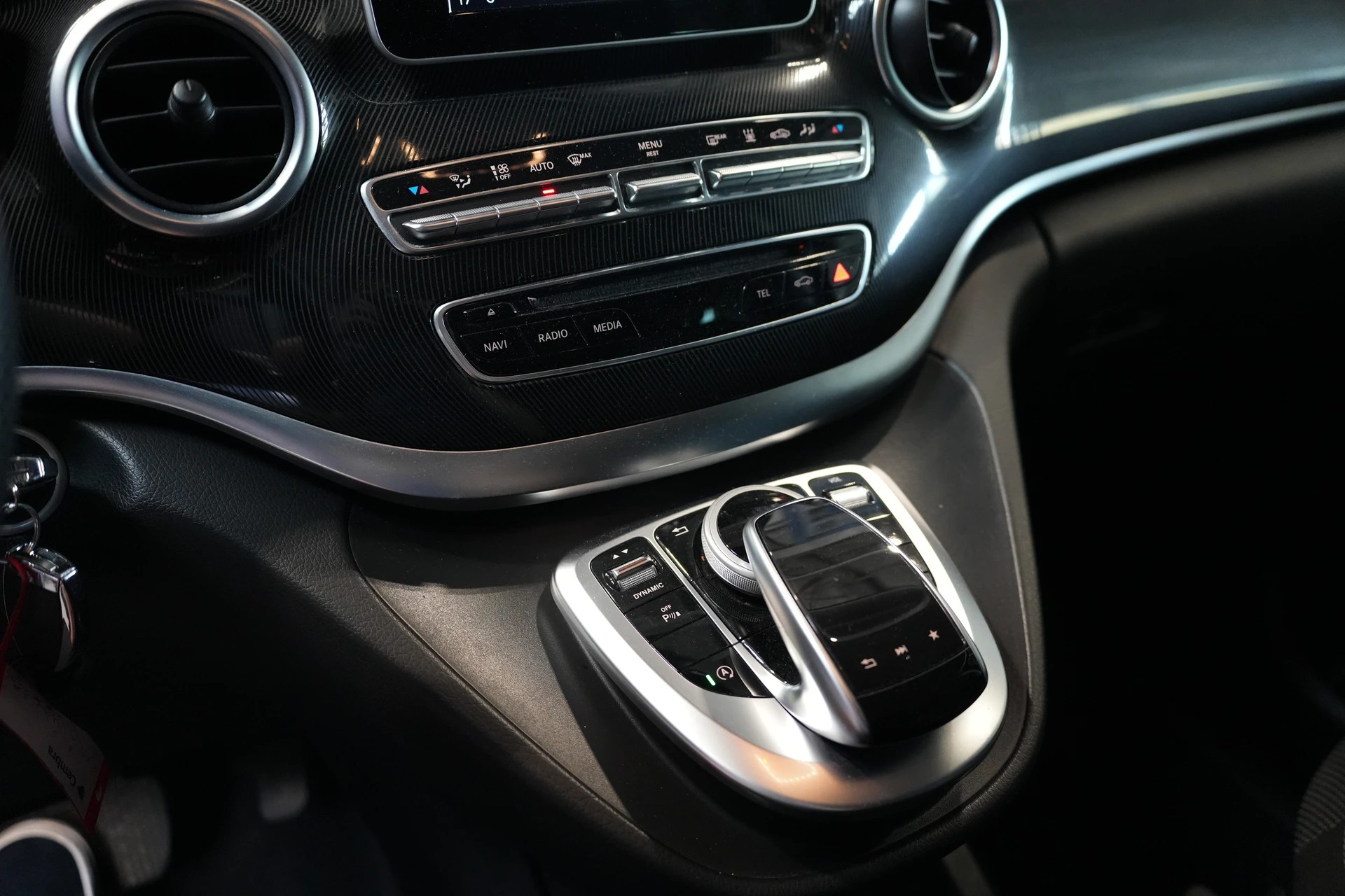MERCEDES-BENZ V 250 d lang 4Matic 7G-Tronic-image-10