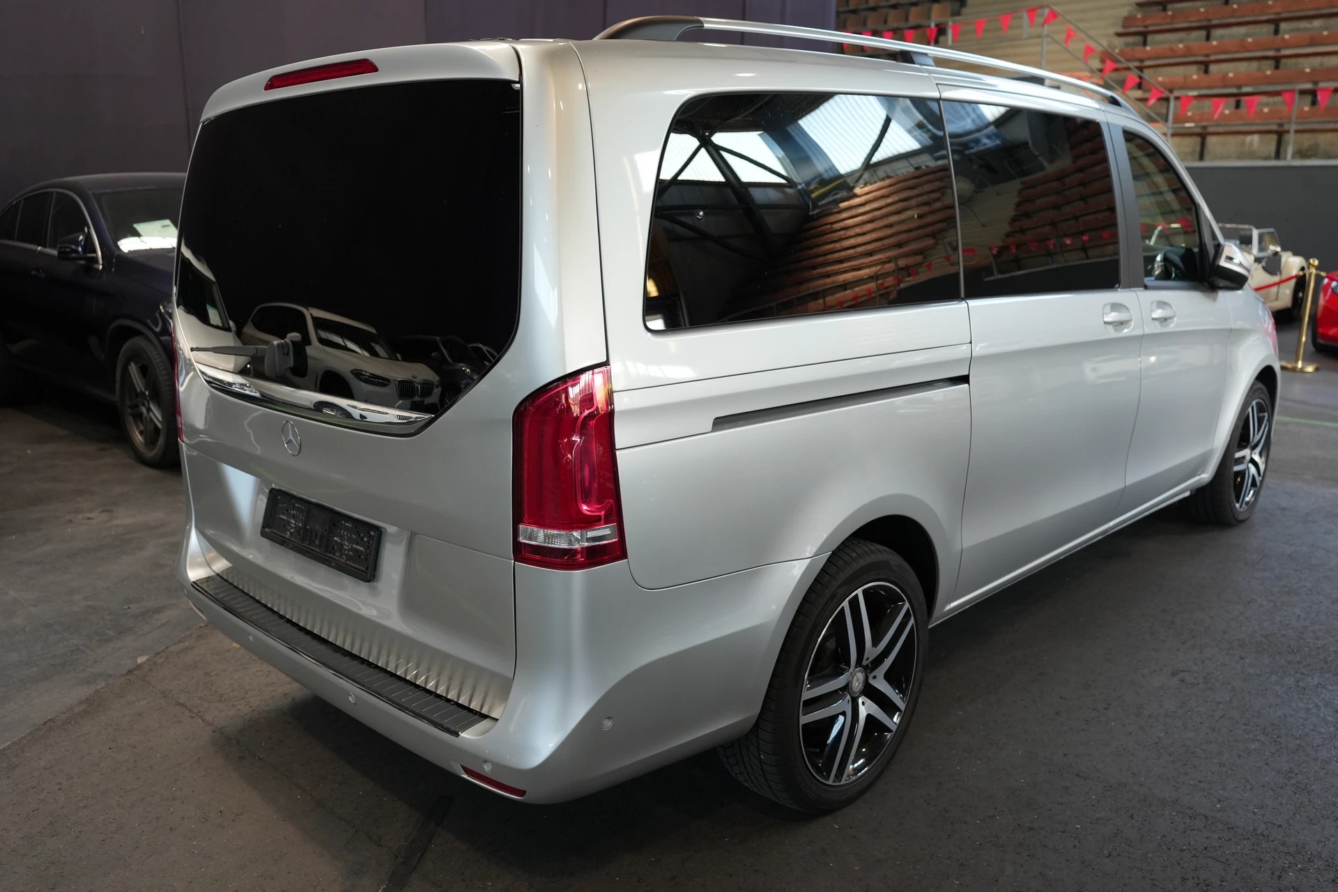 MERCEDES-BENZ V 250 d lang 4Matic 7G-Tronic-image-1