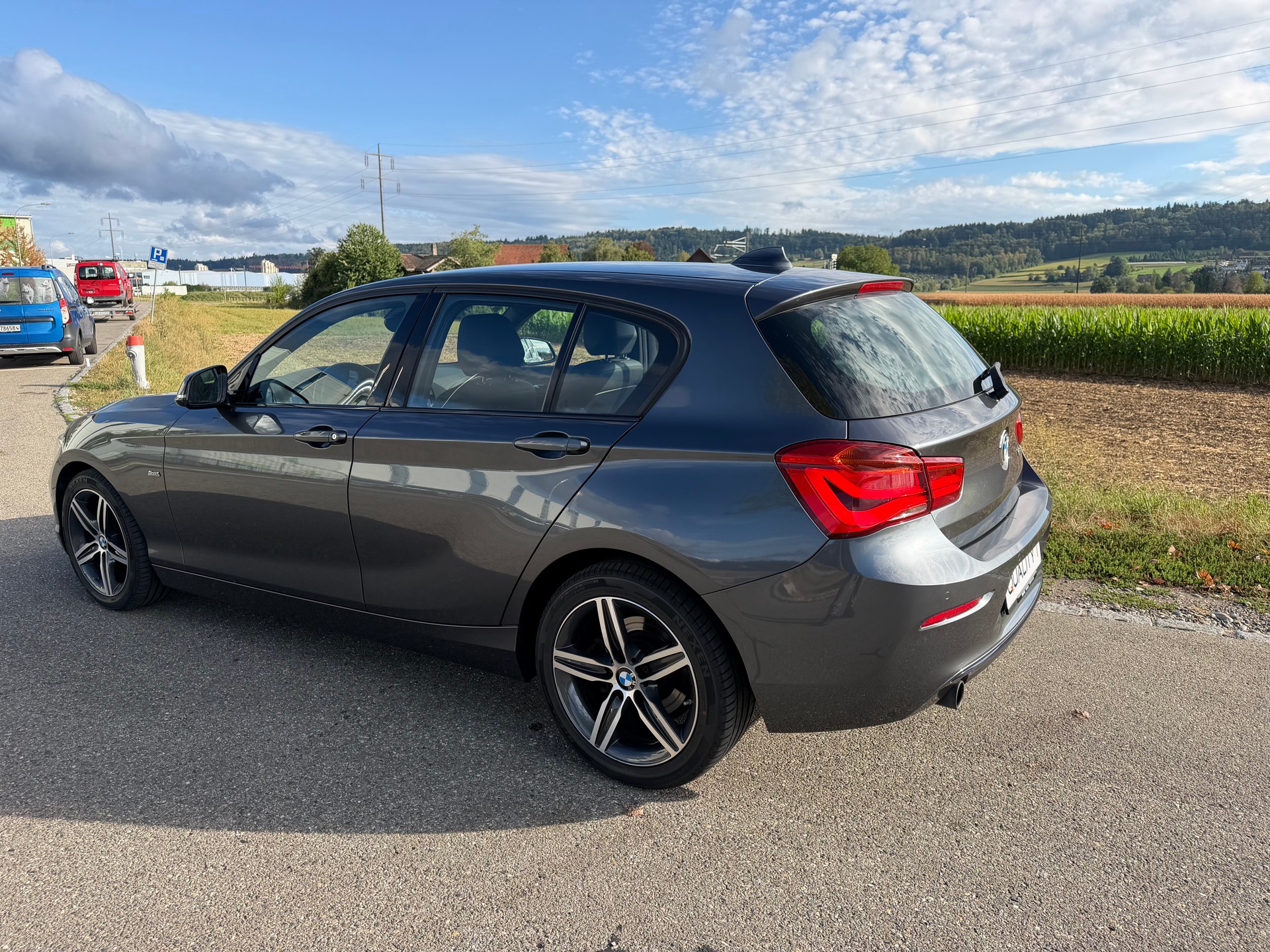 BMW 118i Edition Sport Line Steptronic-image-8