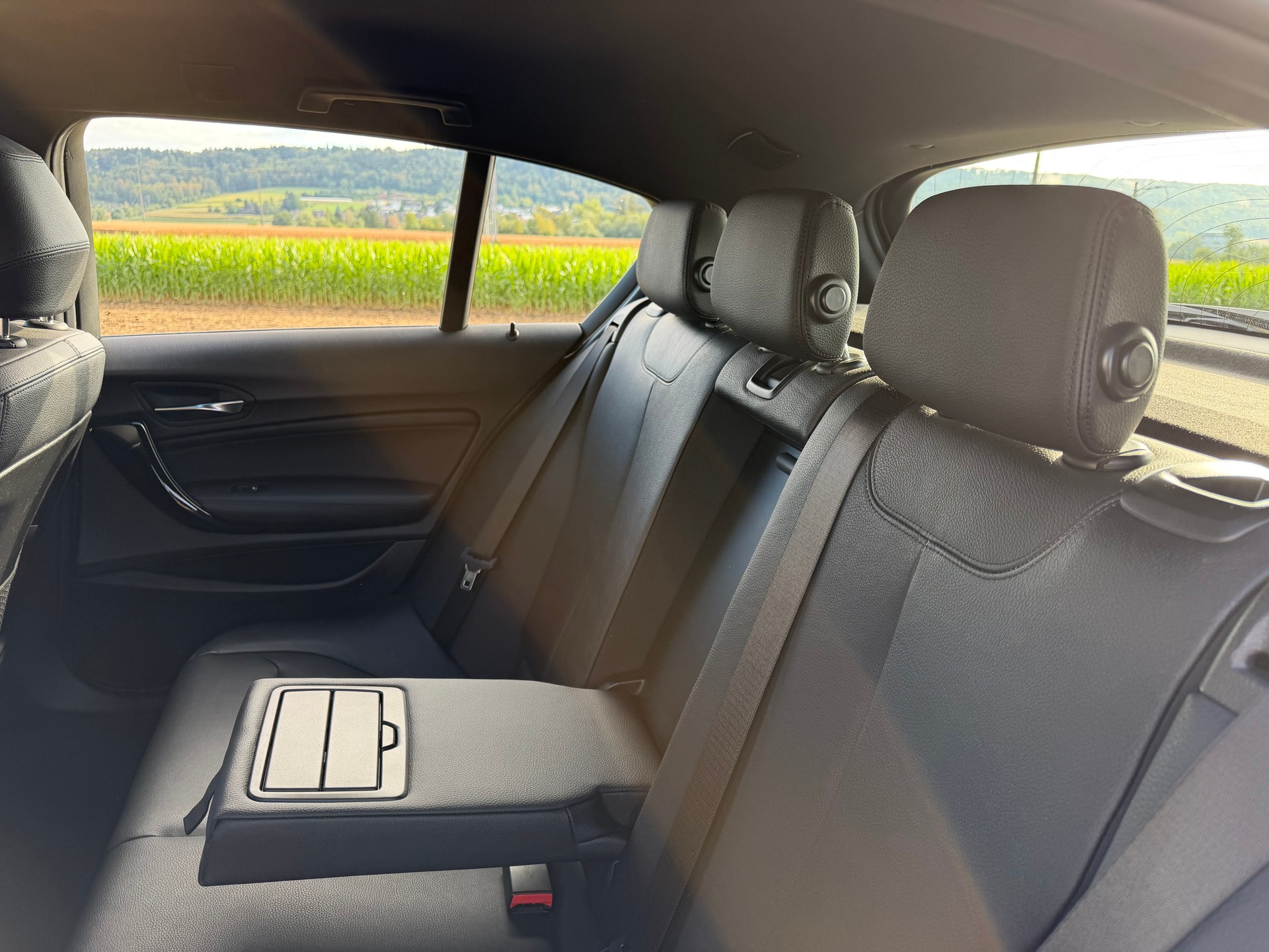 BMW 118i Edition Sport Line Steptronic-image-21