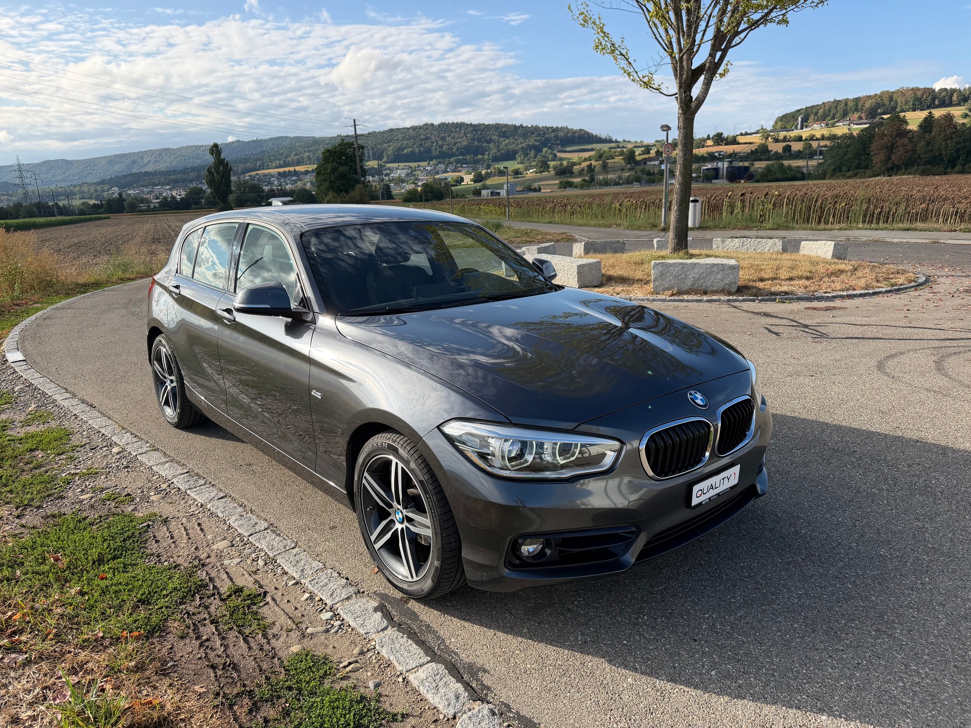 BMW 118i Edition Sport Line Steptronic-image-3