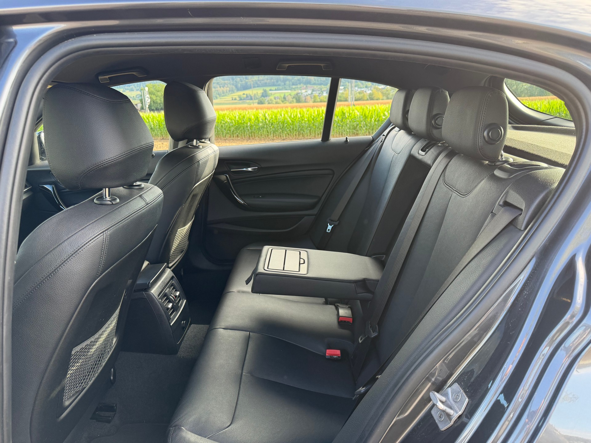 BMW 118i Edition Sport Line Steptronic-image-22