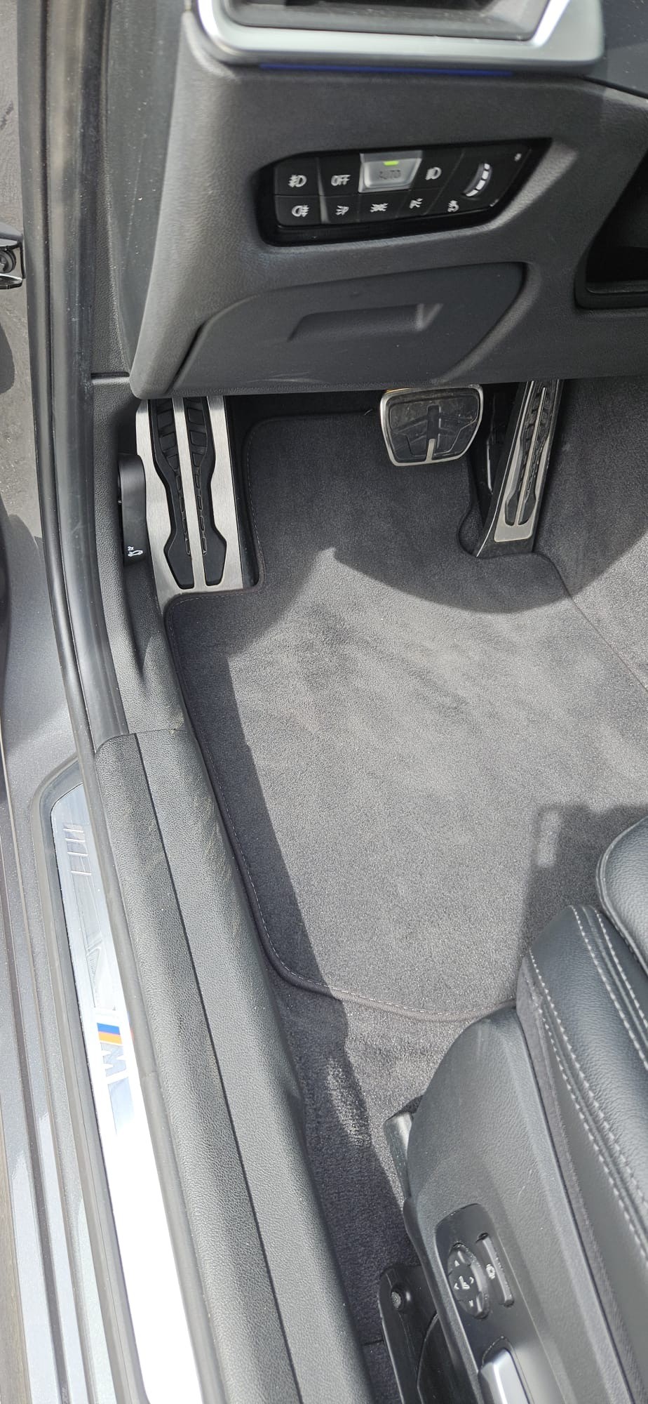 BMW 320d xDrive Touring M Sport Steptronic-image-19