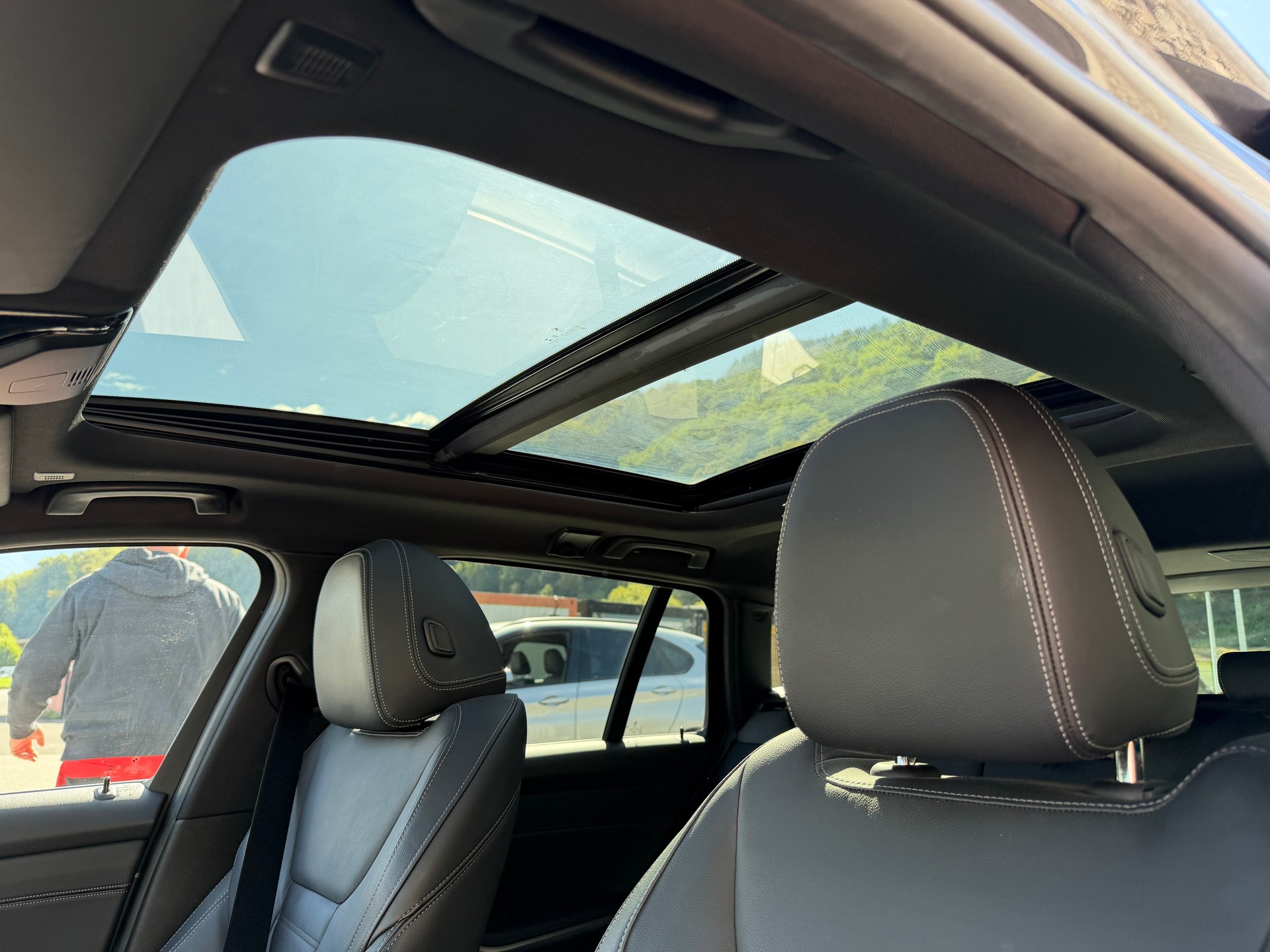 BMW 320d xDrive Touring M Sport Steptronic ATTELAGE 1800kg-image-18