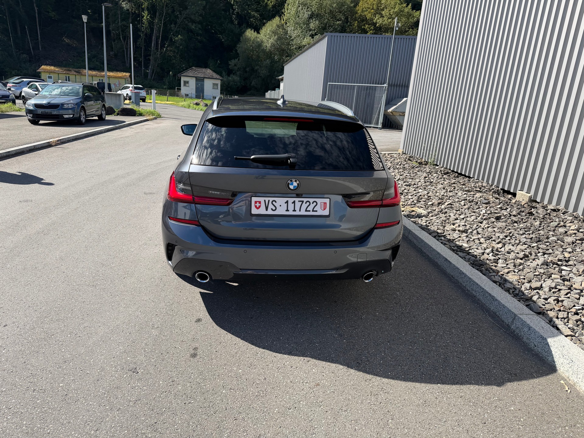 BMW 320d xDrive Touring M Sport Steptronic ATTELAGE 1800kg-image-3