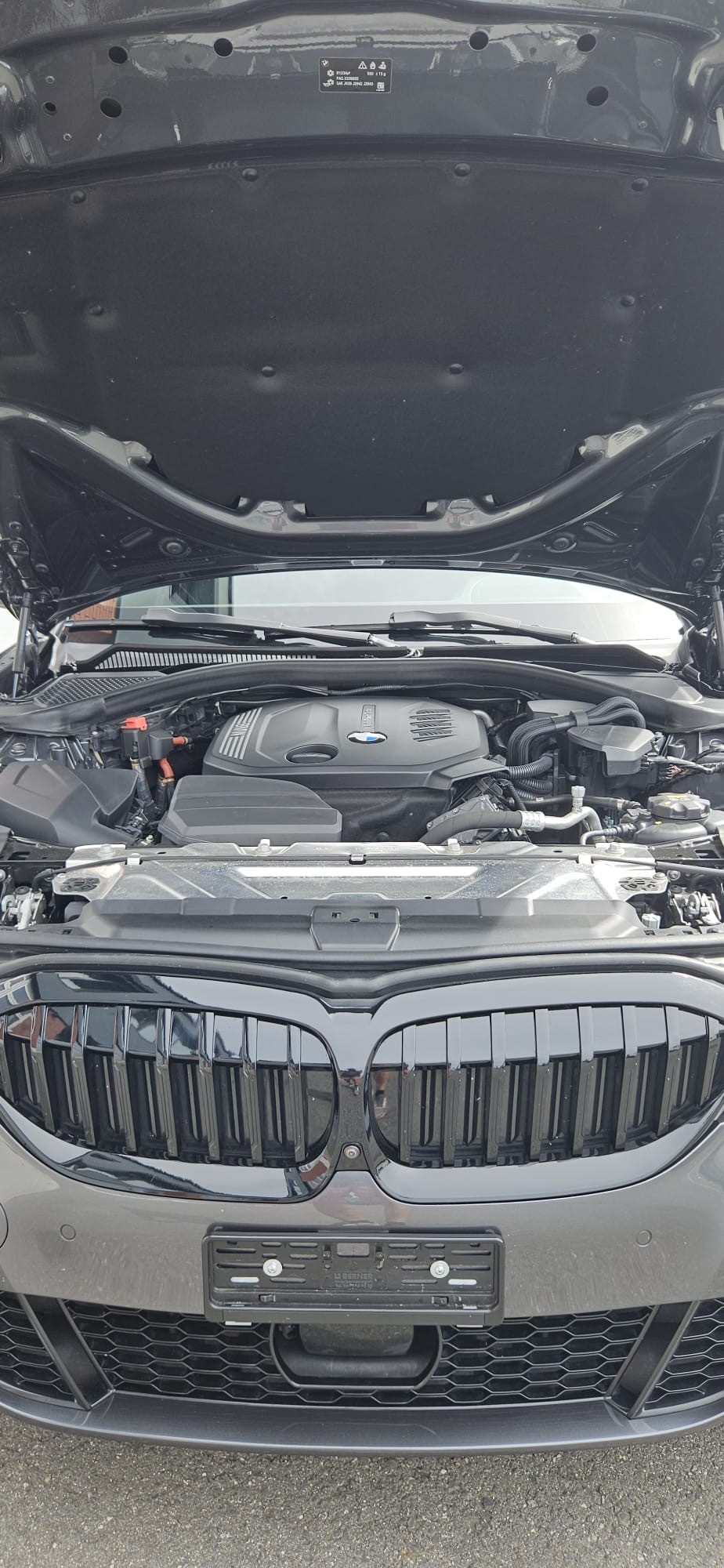 BMW 320d xDrive Touring M Sport Steptronic-image-7