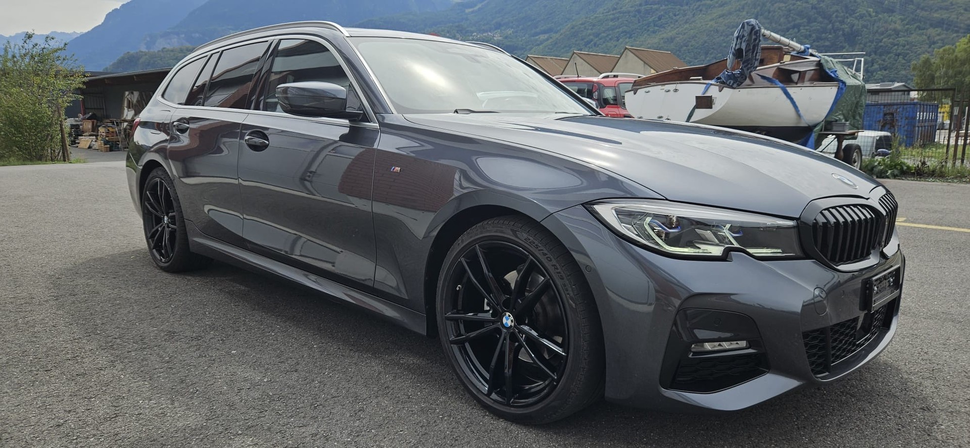 BMW 320d xDrive Touring M Sport Steptronic-image-1