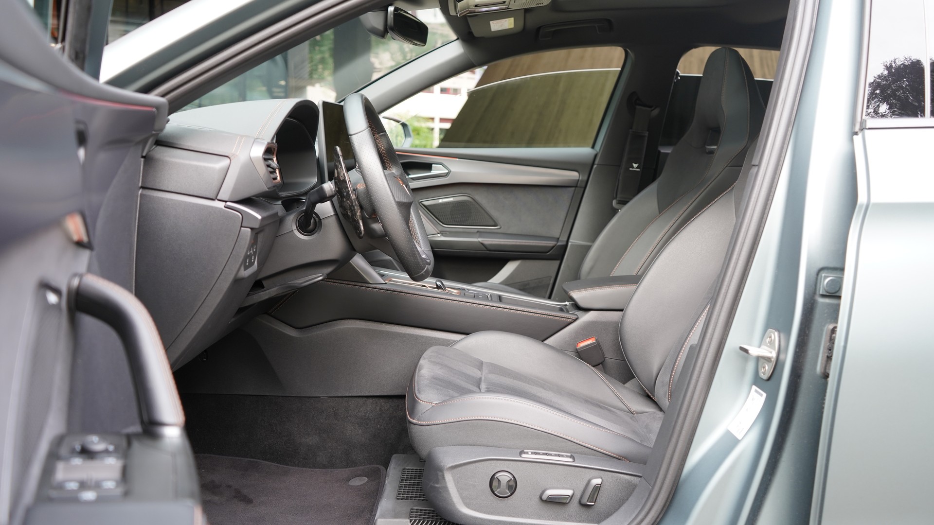 CUPRA Cupra Leon E-Hybrid VZ 272 PS-image-6